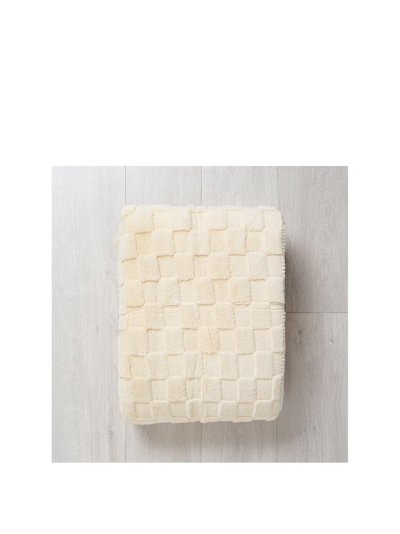 Image 2 of 7 of The Very Collection Checkerboard Throw With Sherpa Backing