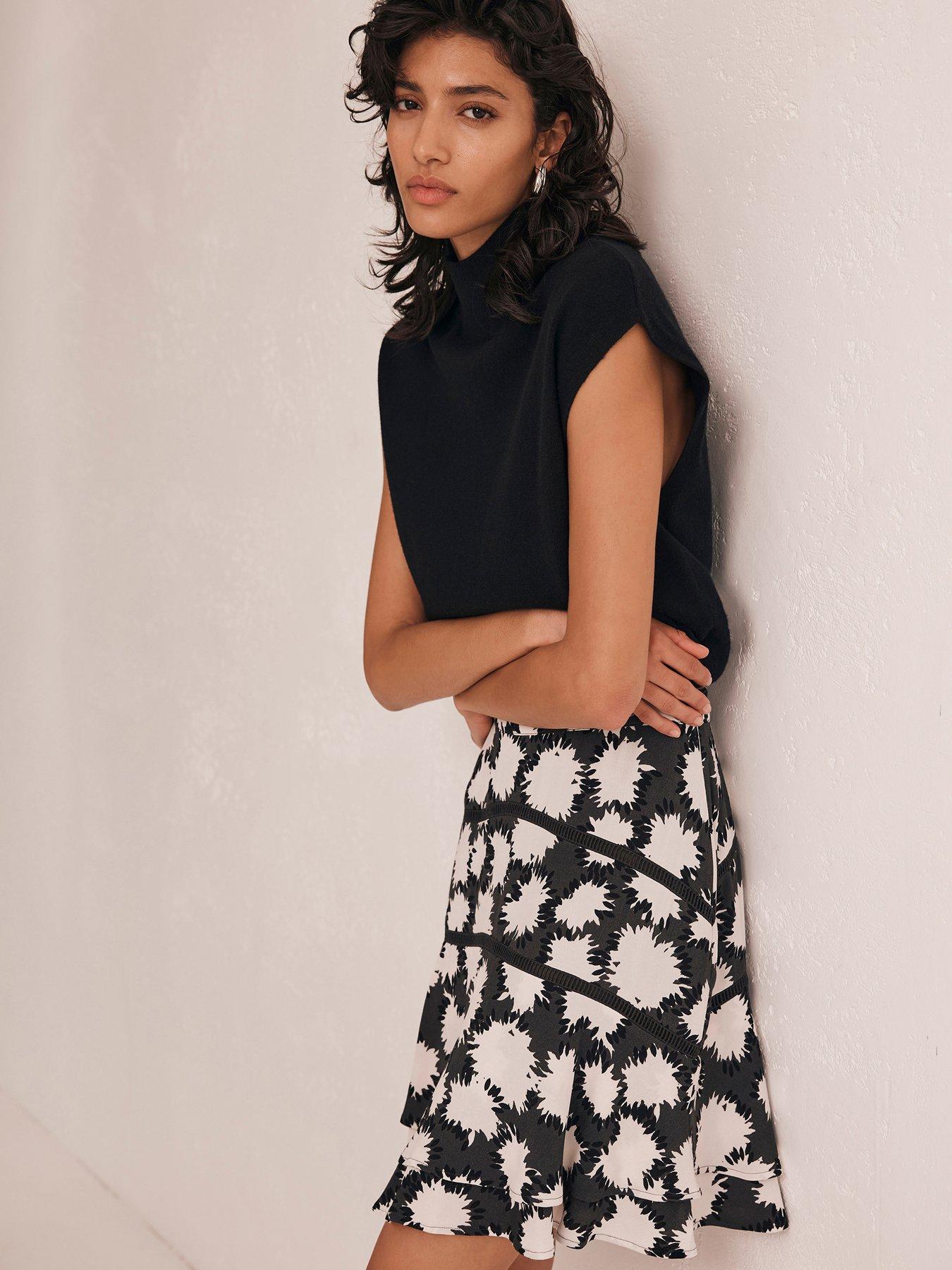 Mint velvet black velvet skirt best sale