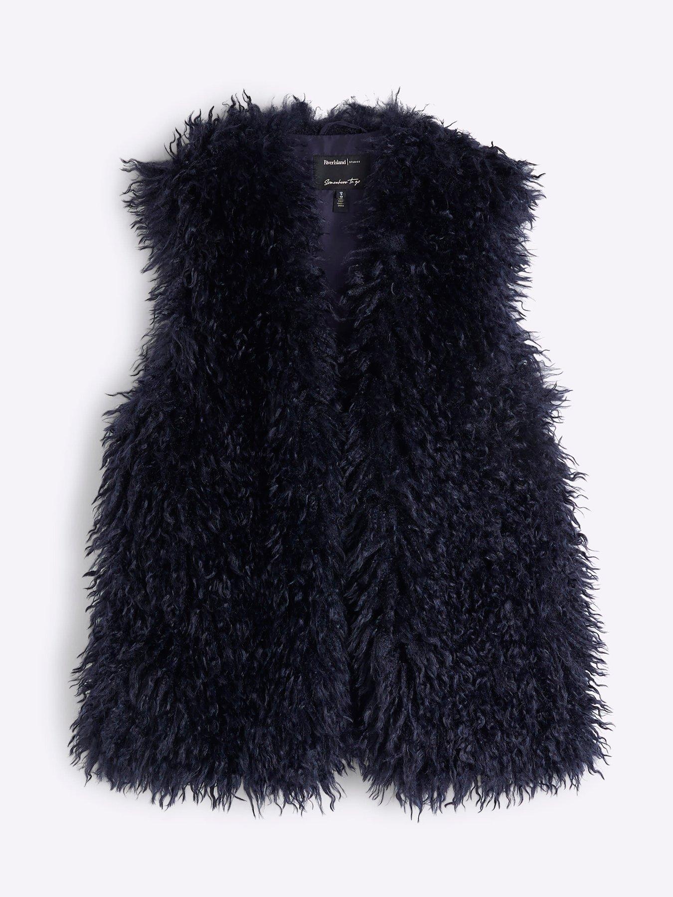 river-island-faux-fur-long-shabby-gilet-navyoutfit