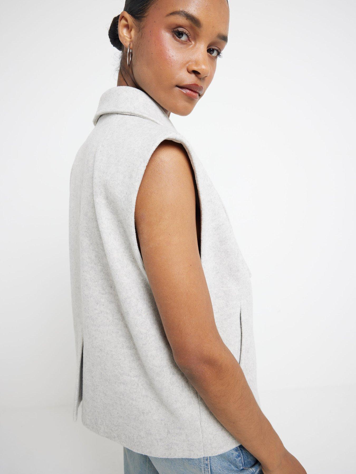 river-island-sleeveless-jacket-greyoutfit