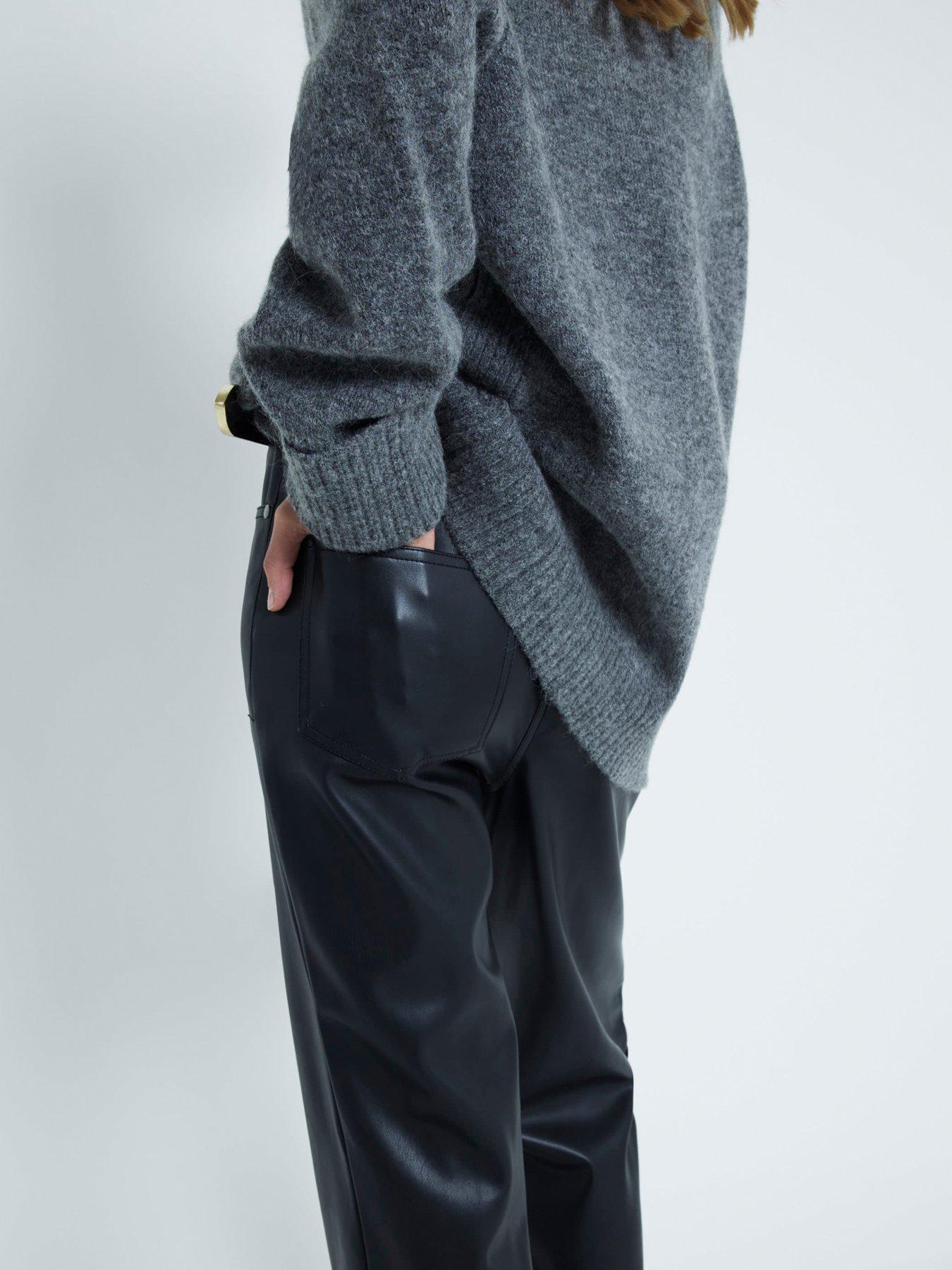 river-island-relaxed-straight-leg-trouser-blackstillFront