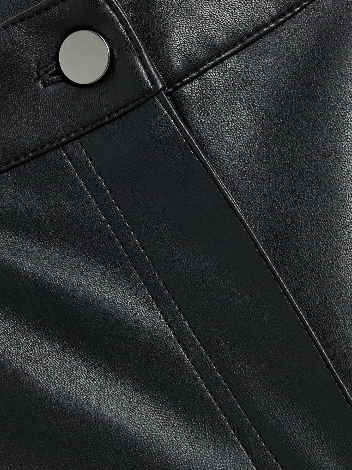 Image 5 of 6 of River Island Relaxed Straight Leg Trouser - Black