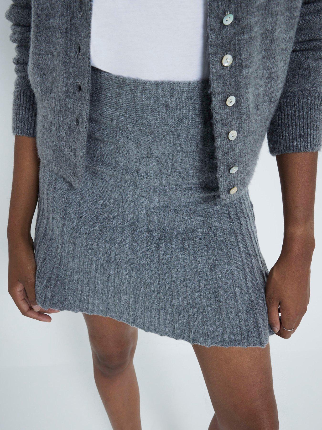 river-island-flippy-mini-skirt-grey-marloutfit