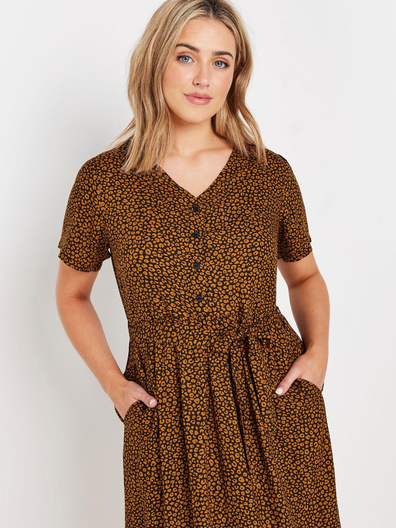 mco-animal-print-half-placket-midi-dressoutfit