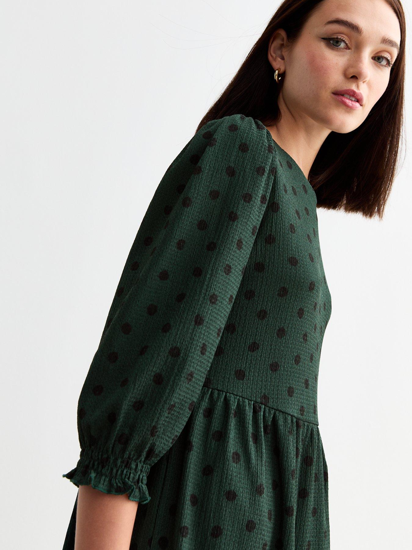 new-look-spotted-crinkle-midi-dress-greenoutfit