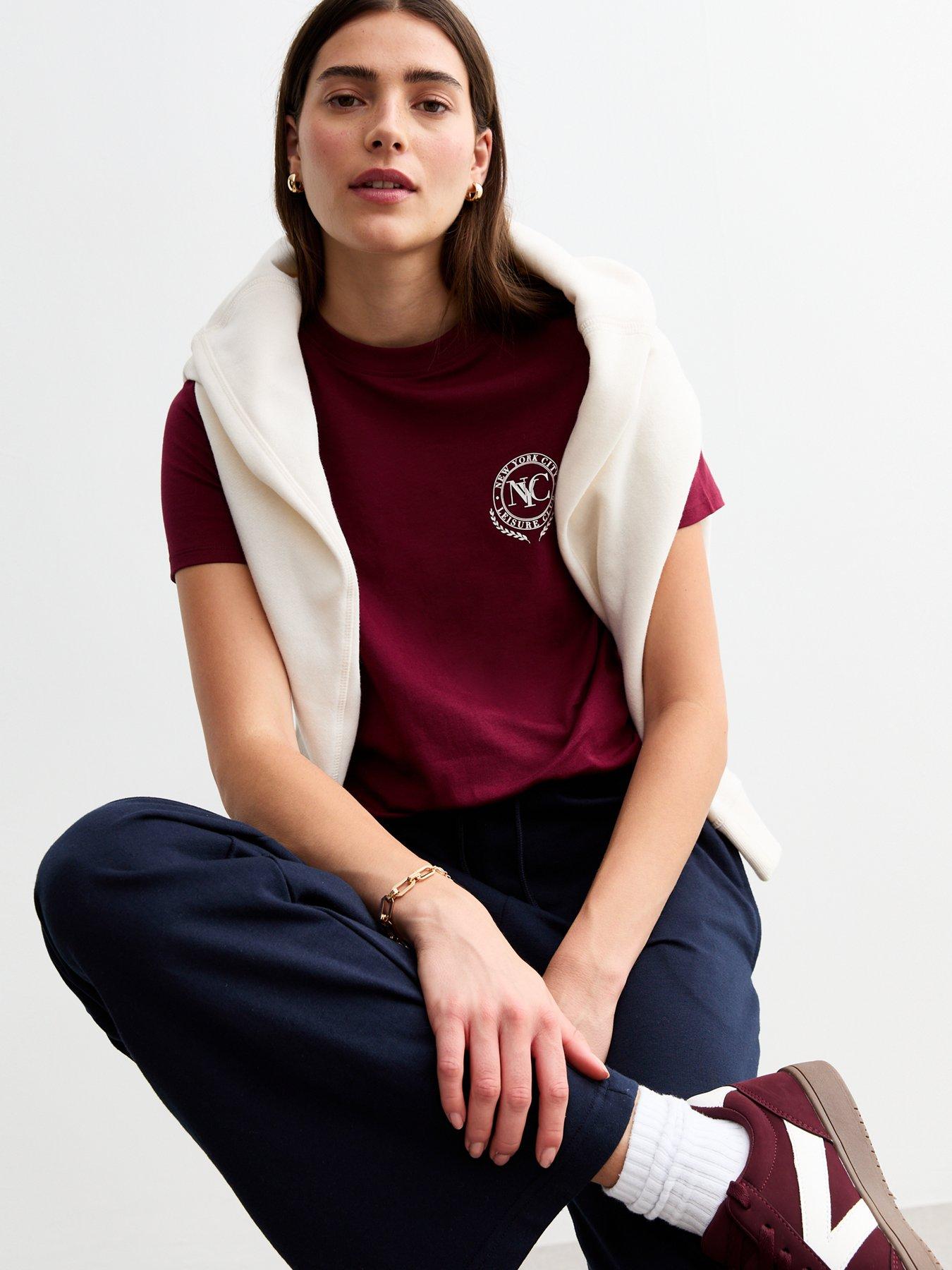 new-look-crest-logo-crew-neck-t-shirt-burgundy