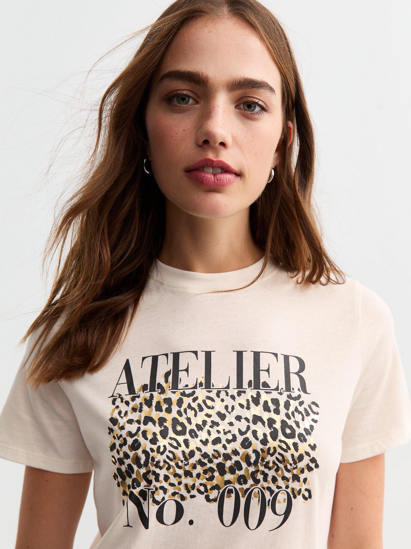 new-look-foiled-leopard-print-jersey-t-shirt-off-whiteoutfit