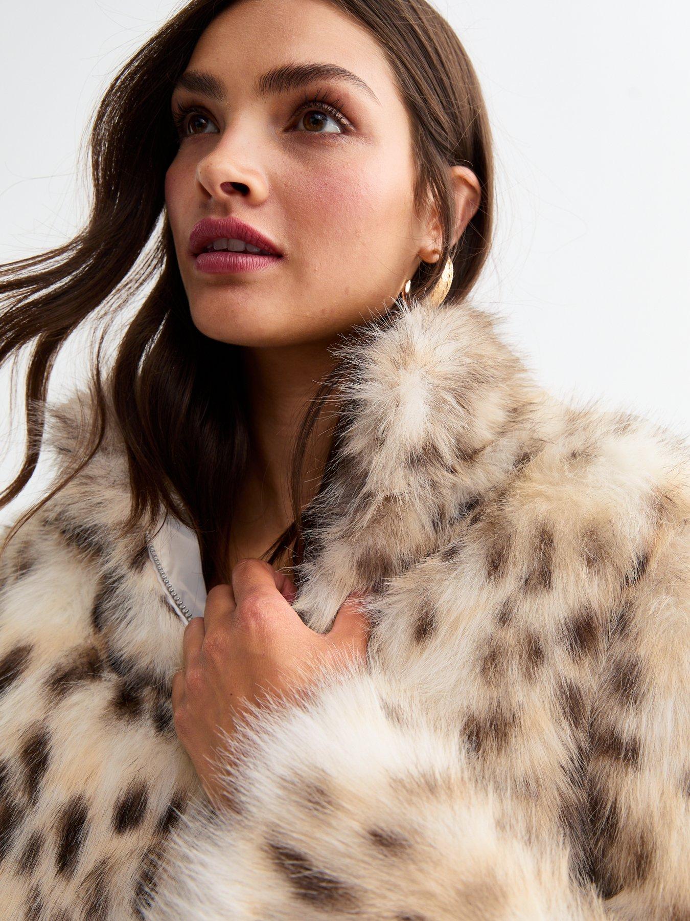 new-look-white-leopard-print-faux-fur-coatoutfit