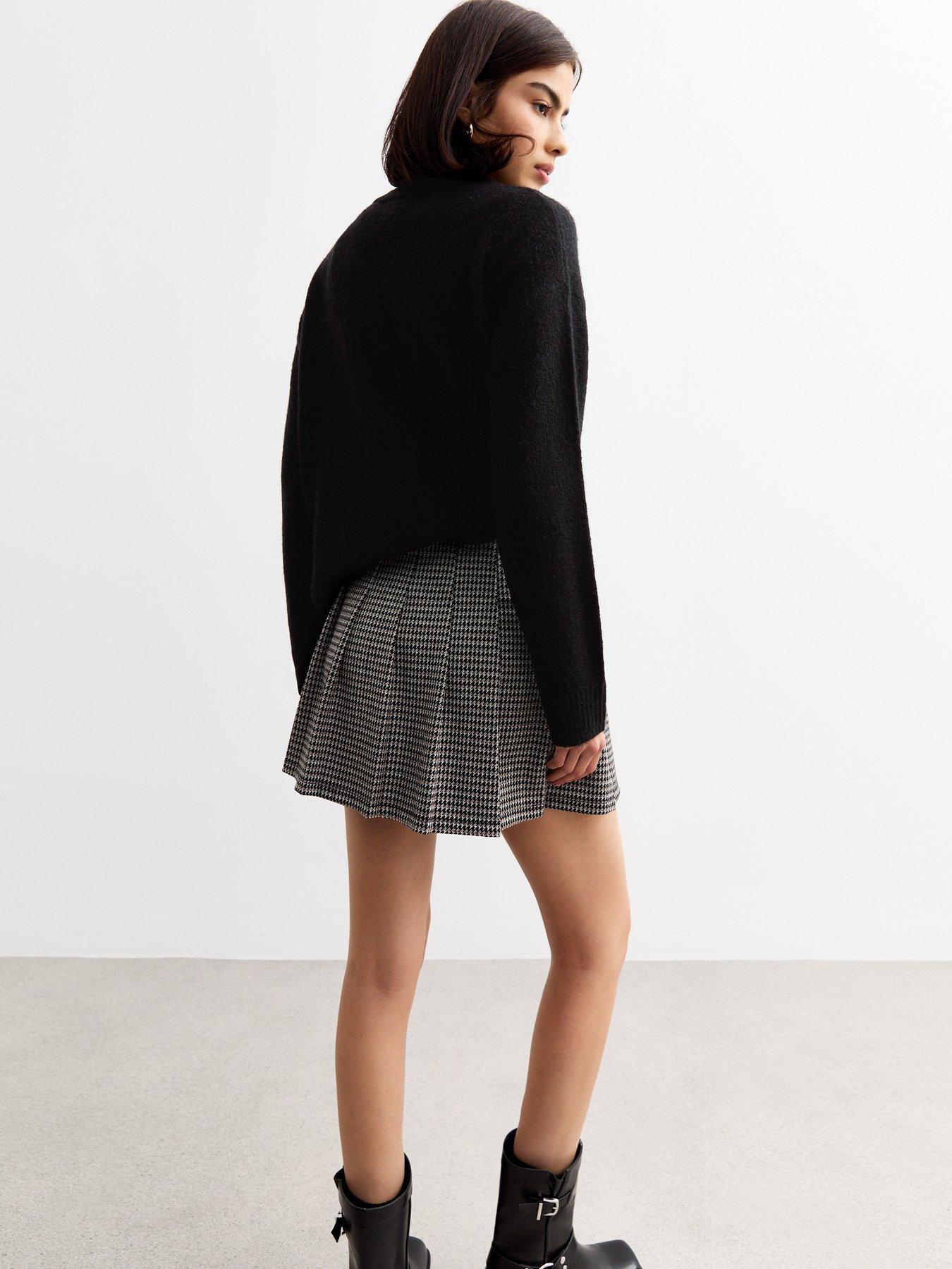 new-look-houndstooth-pleated-woven-mini-skirt-blackstillFront