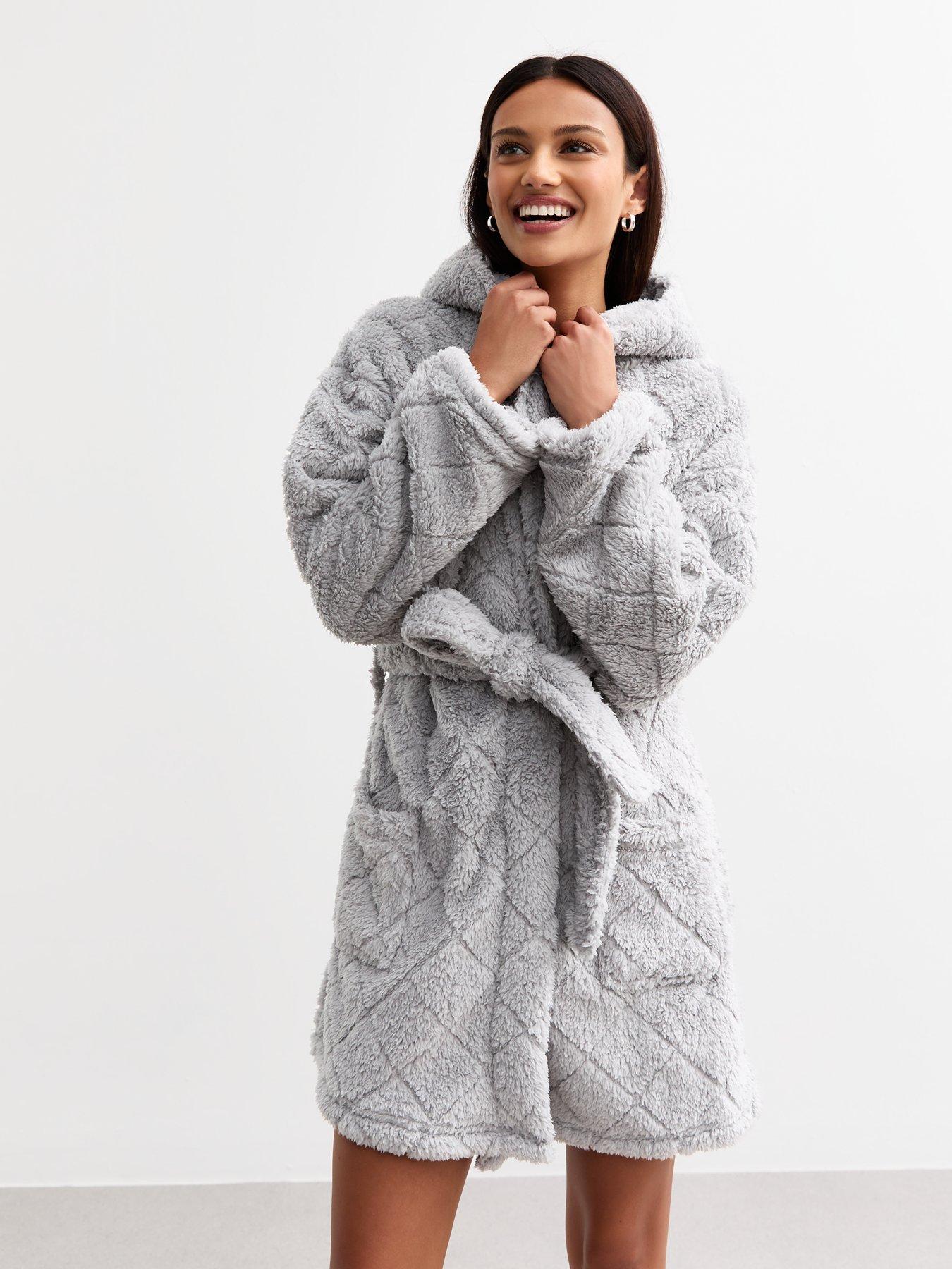 new-look-grey-quilted-diamond-dressing-gown