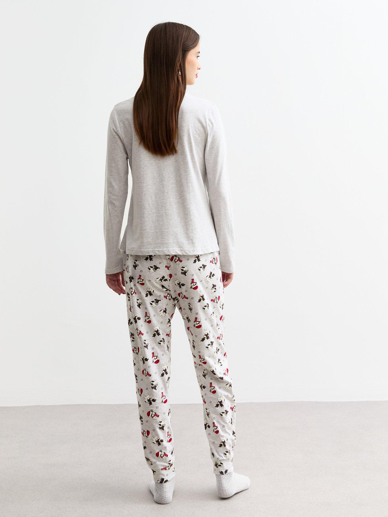 new-look-grey-cotton-blend-merry-kissmas-christmas-pyjama-setstillFront