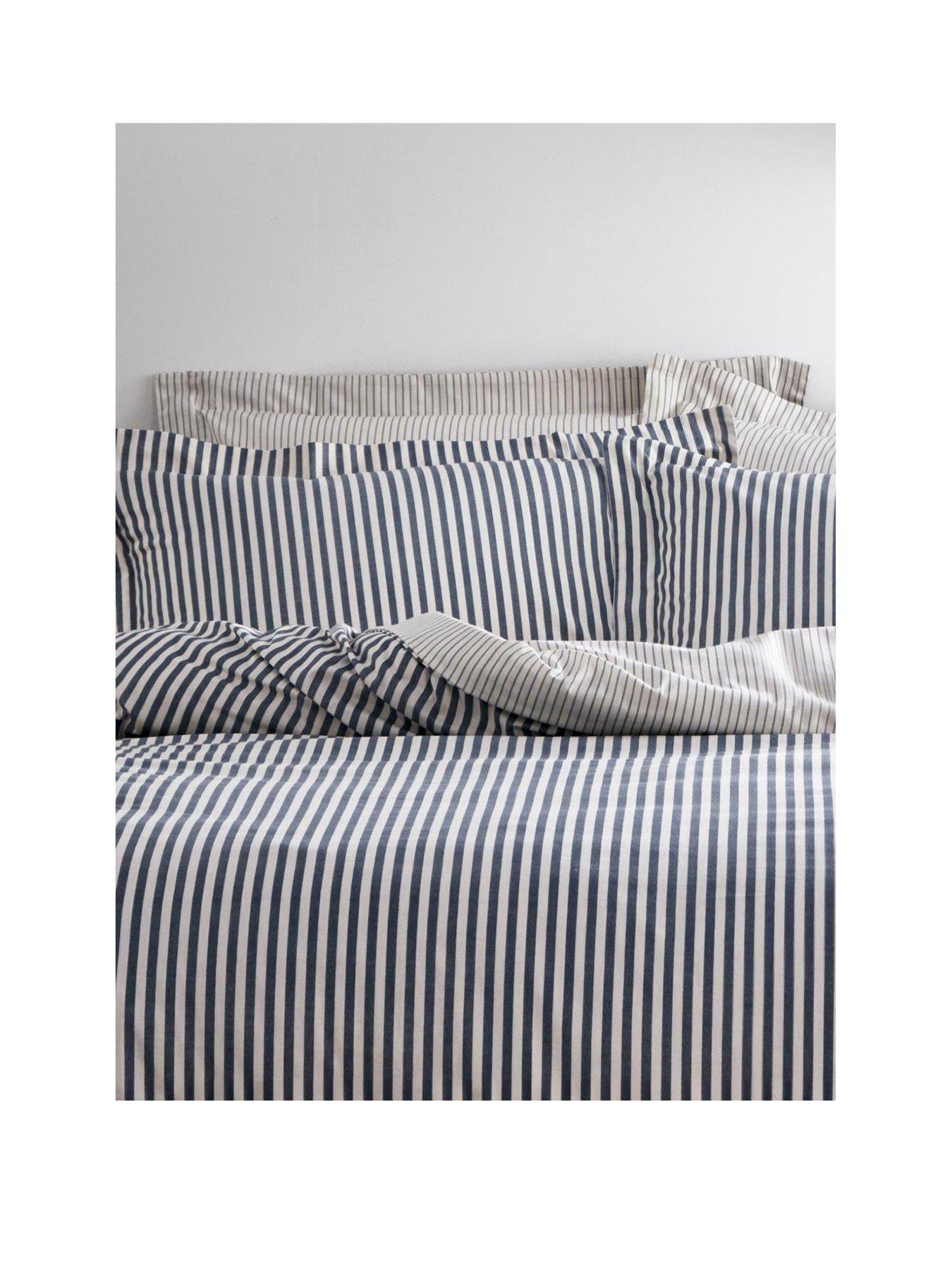 yard-hebden-stripe-100-cotton-duvet-set-navystillFront