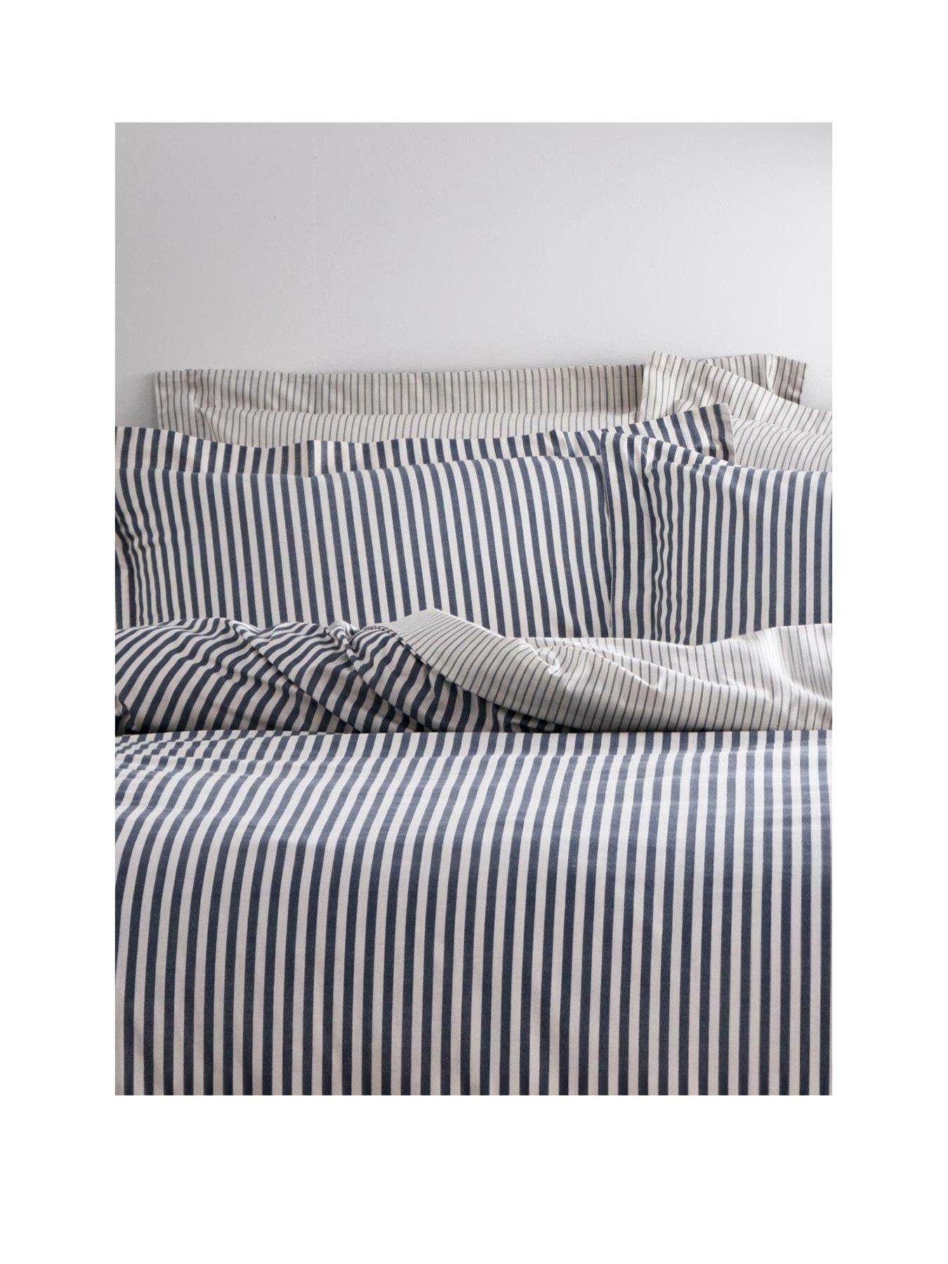 the-yard-hebden-duvet-cover-set-navywhitestillFront