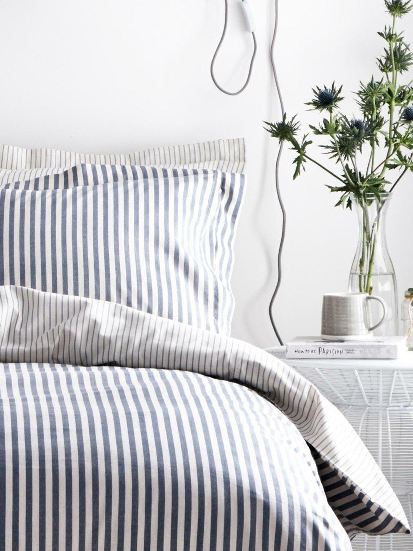yard-hebden-stripe-100-cotton-duvet-set-navyback