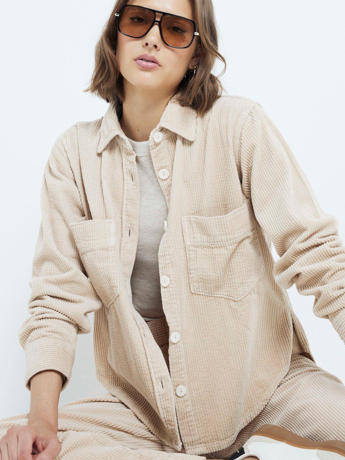 river-island-relaxed-corduroy-shirt-beigeoutfit