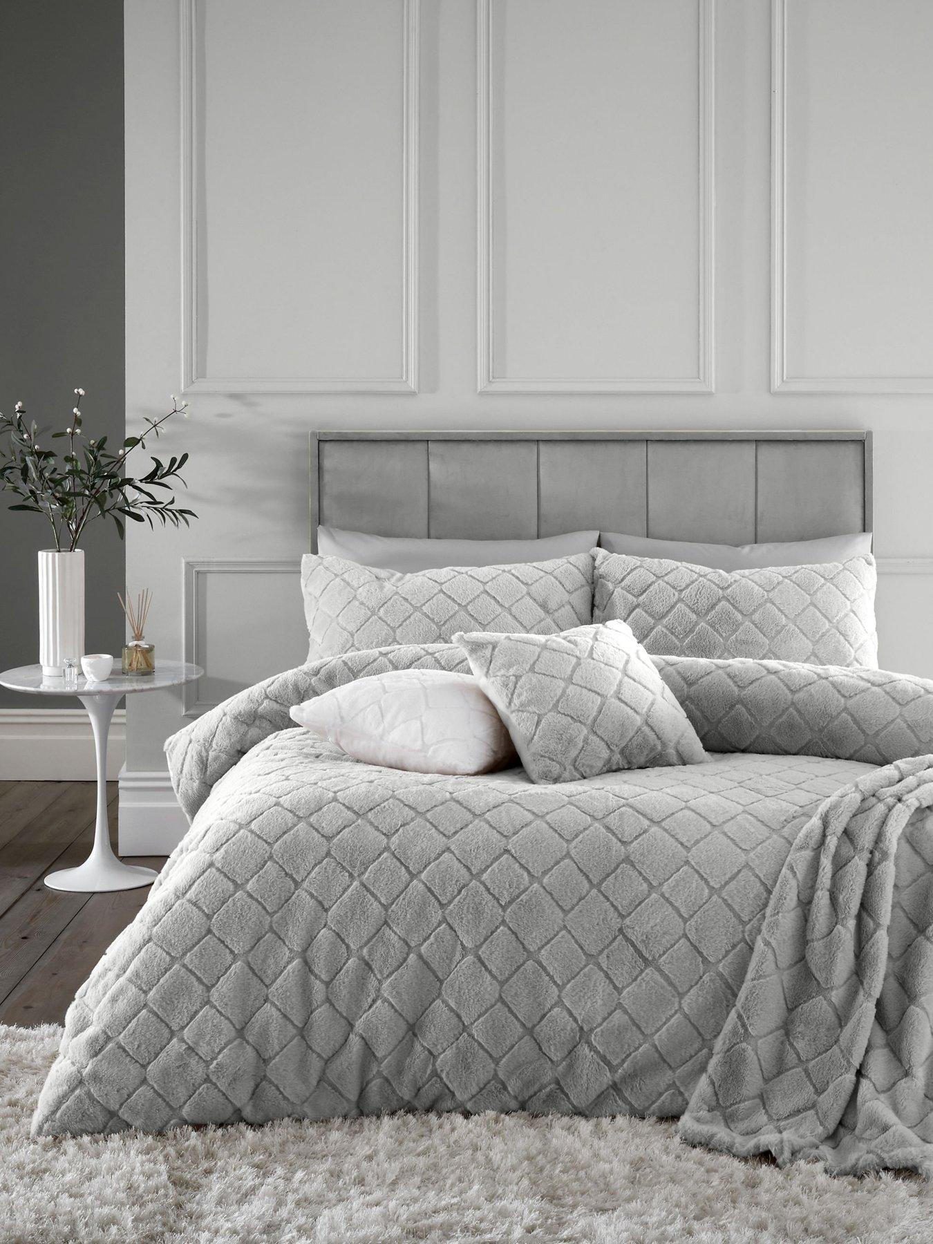 catherine-lansfield-cosy-diamond-duvet-cover-set-silver