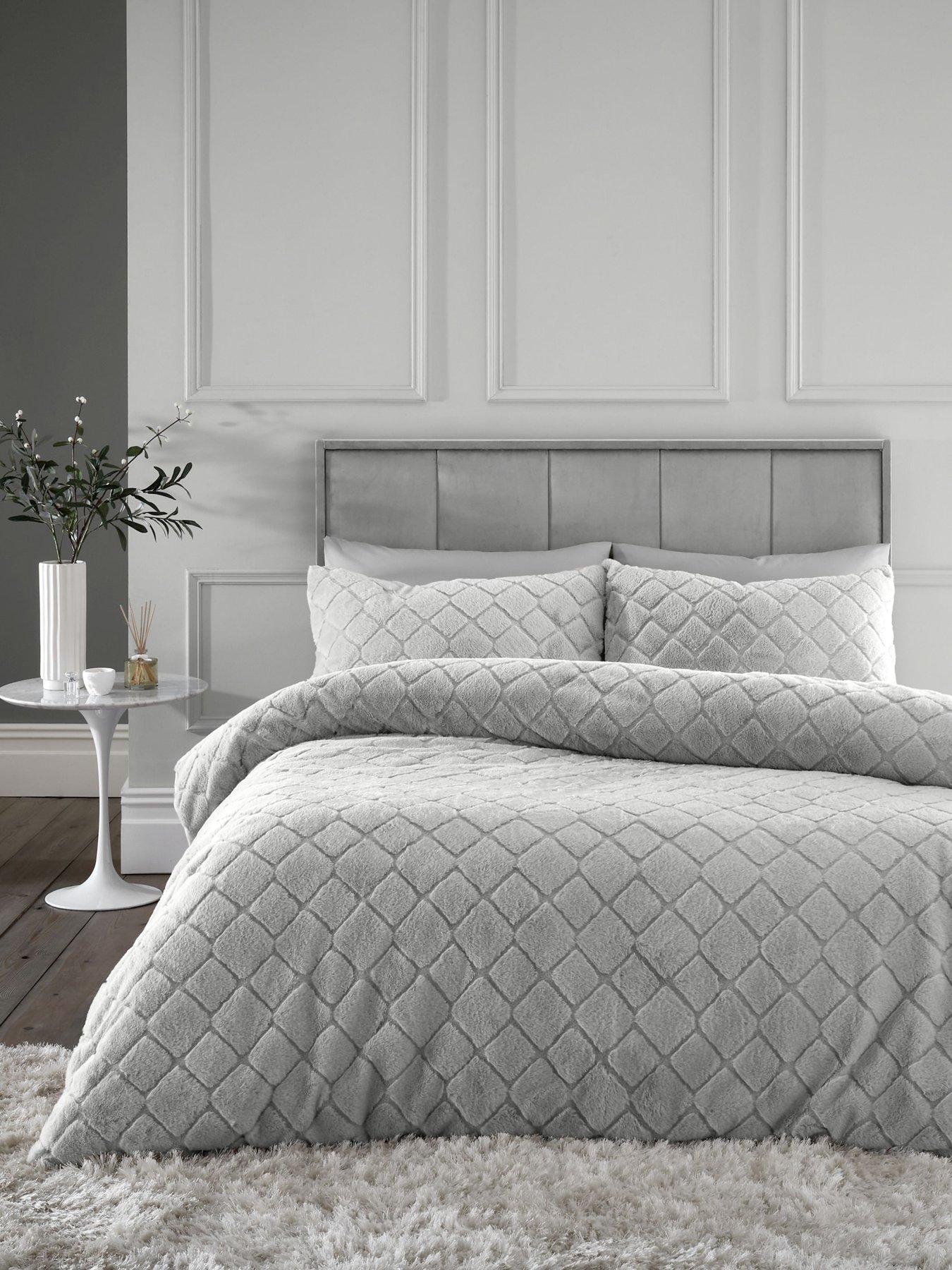 catherine-lansfield-cosy-diamond-duvet-cover-set-silverback