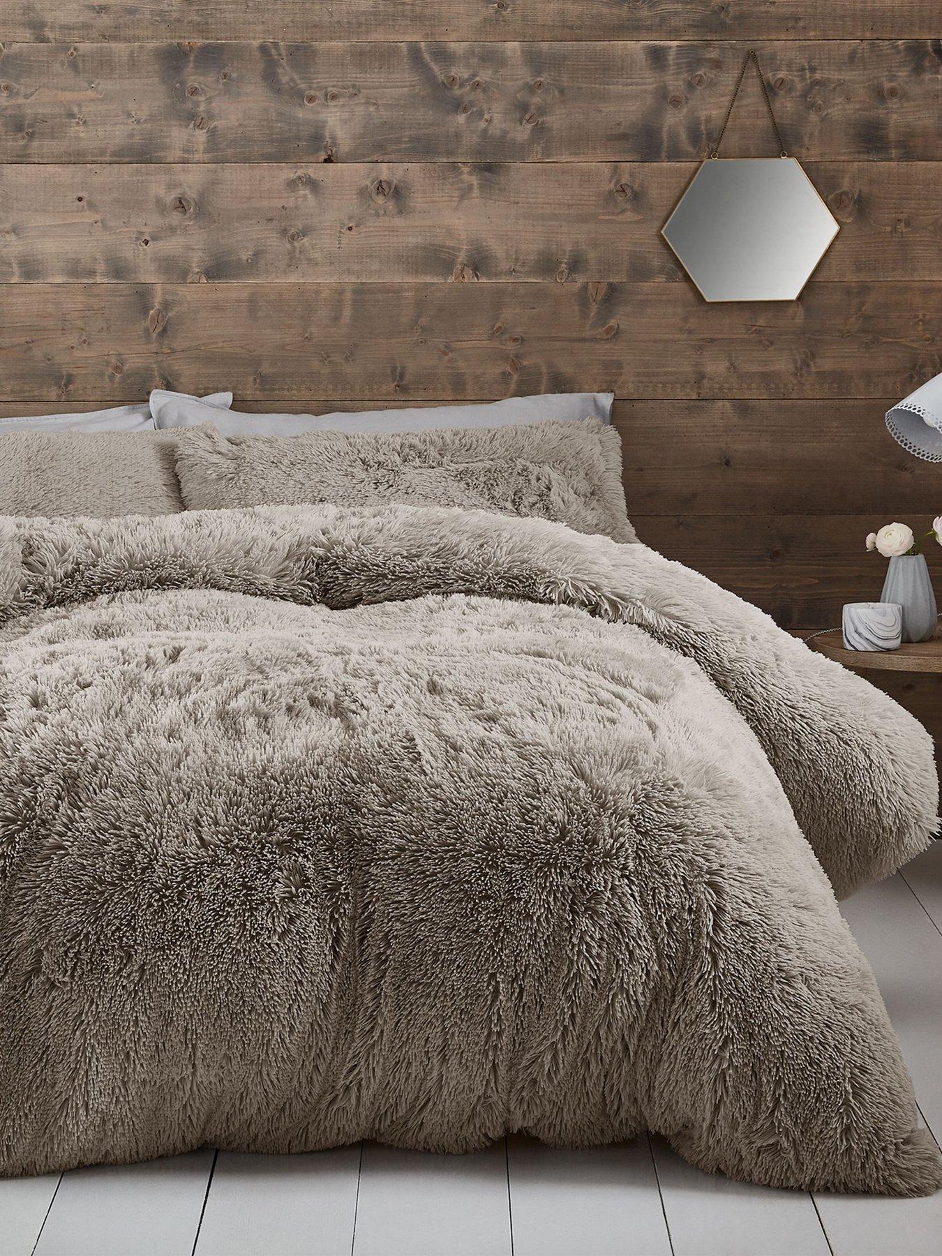 catherine-lansfield-cuddly-faux-fur-fleece-duvet-set--natural-king