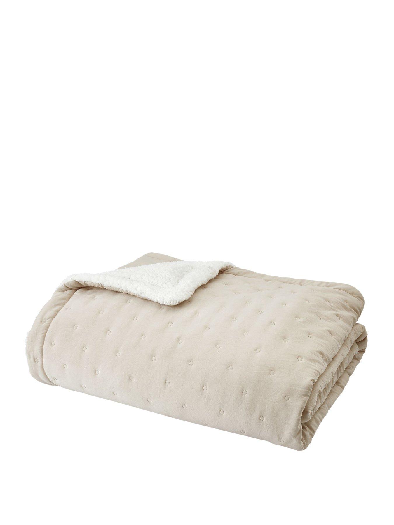 catherine-lansfield-cosy-nori-sherpa-bedspread-throwstillFront