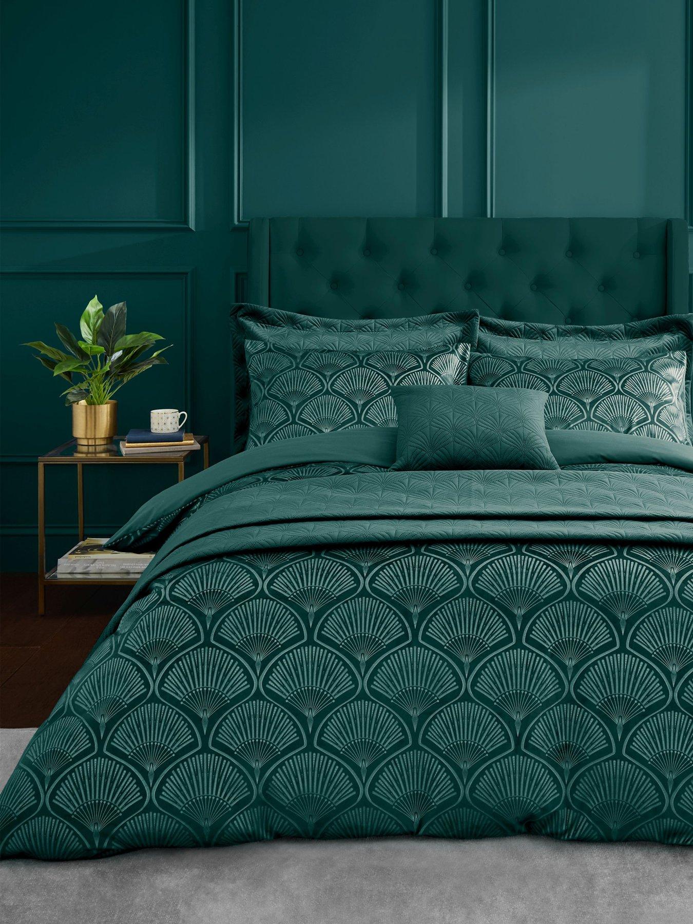 catherine-lansfield-art-deco-pearl-duvet-cover-set-in-green