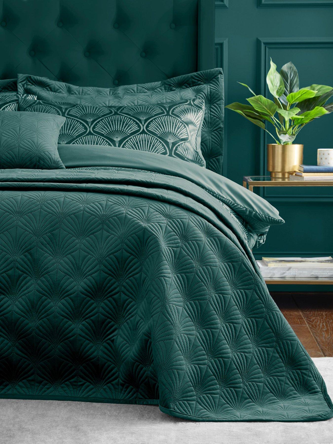 catherine-lansfield-art-deco-pearl-bedspread-throw-in-green