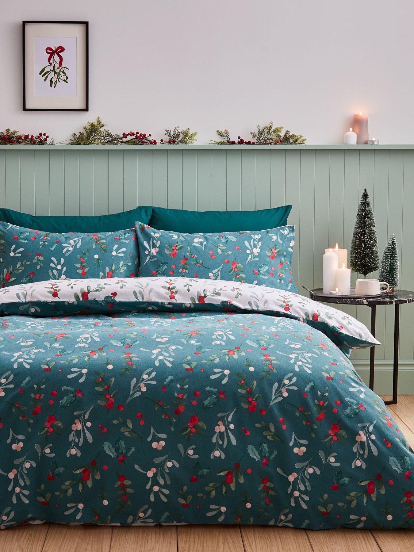 catherine-lansfield-brushed-christmas-holly-and-mistletoe-duvet-set--king-whitegreenoutfit