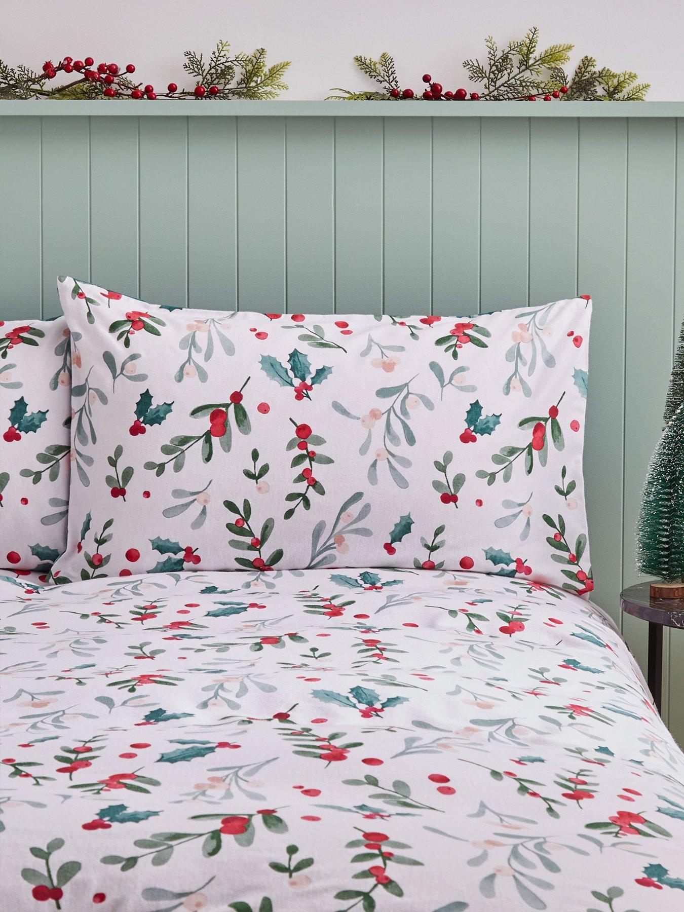 catherine-lansfield-brushed-christmas-holly-and-mistletoe-duvet-set--king-whitegreendetail