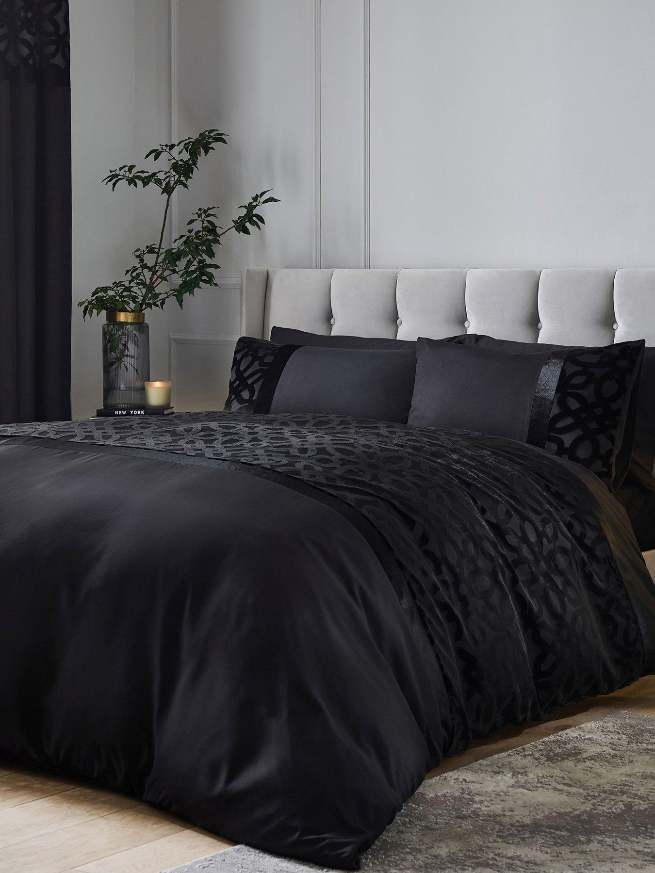 catherine-lansfield-lattice-cut-velvet-duvet-cover-set-in-black