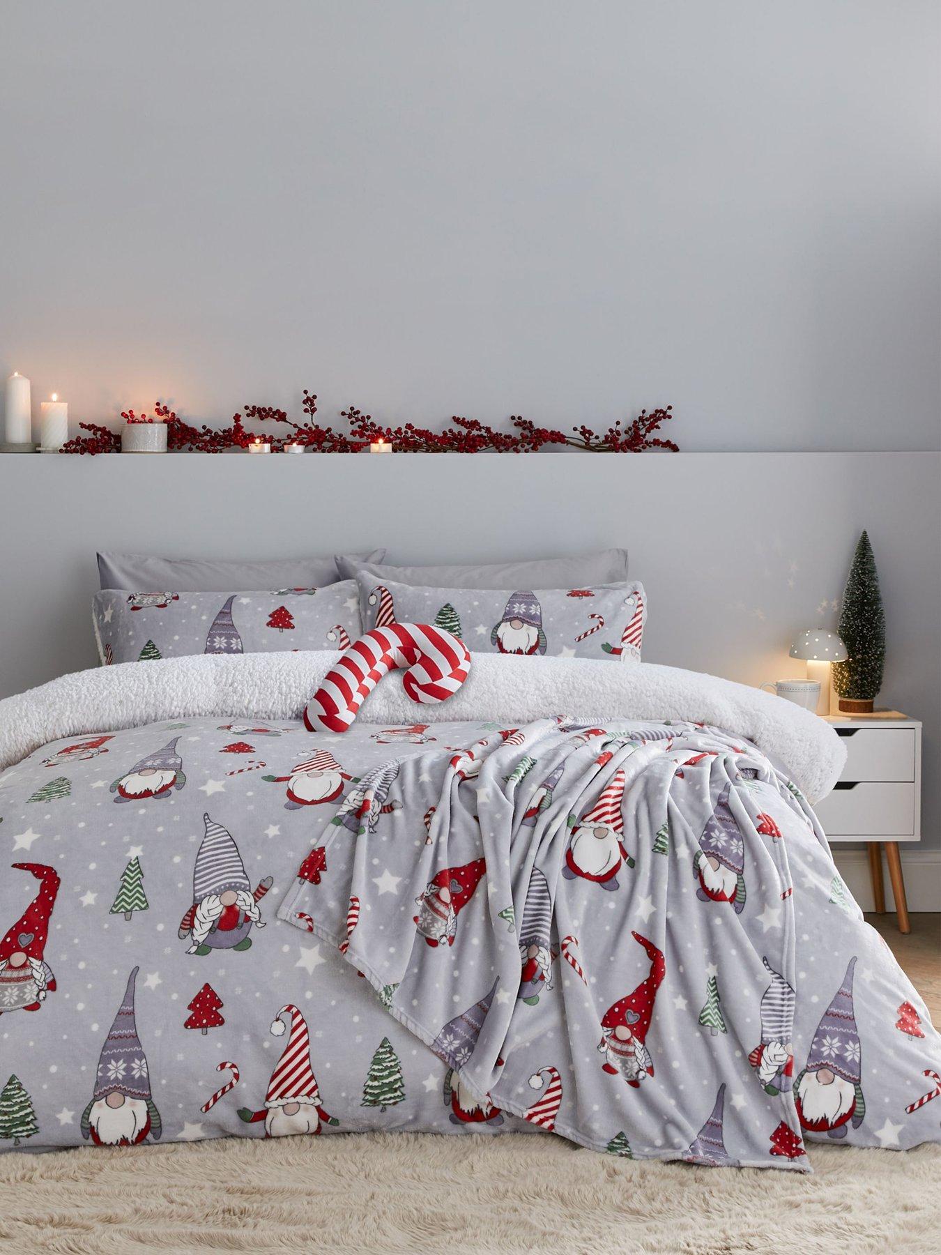 catherine-lansfield-christmas-festive-gnomes-cosy-fleece-duvet-cover-set--grey