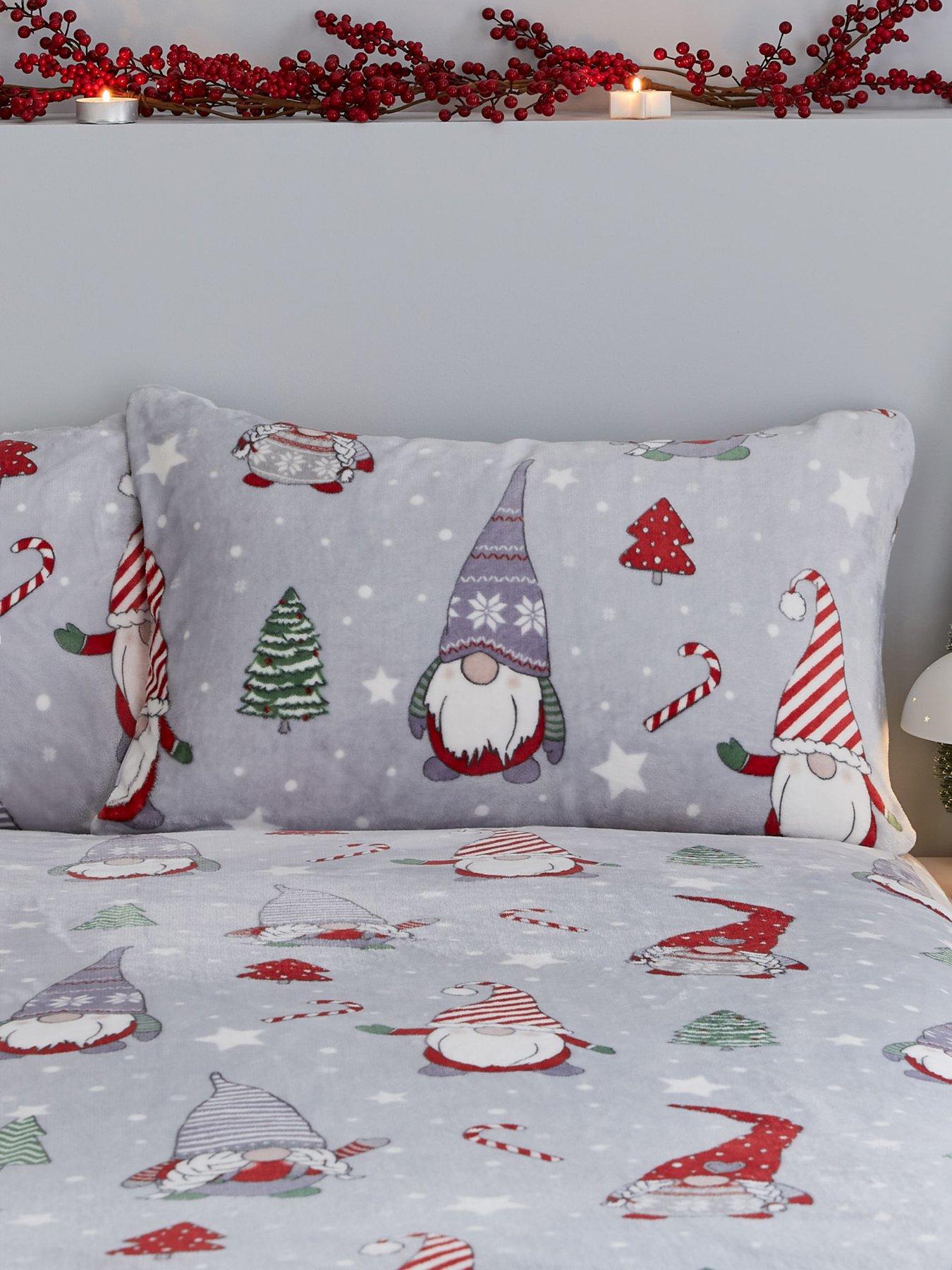 catherine-lansfield-christmas-festive-gnomes-cosy-fleece-duvet-cover-set--greyoutfit