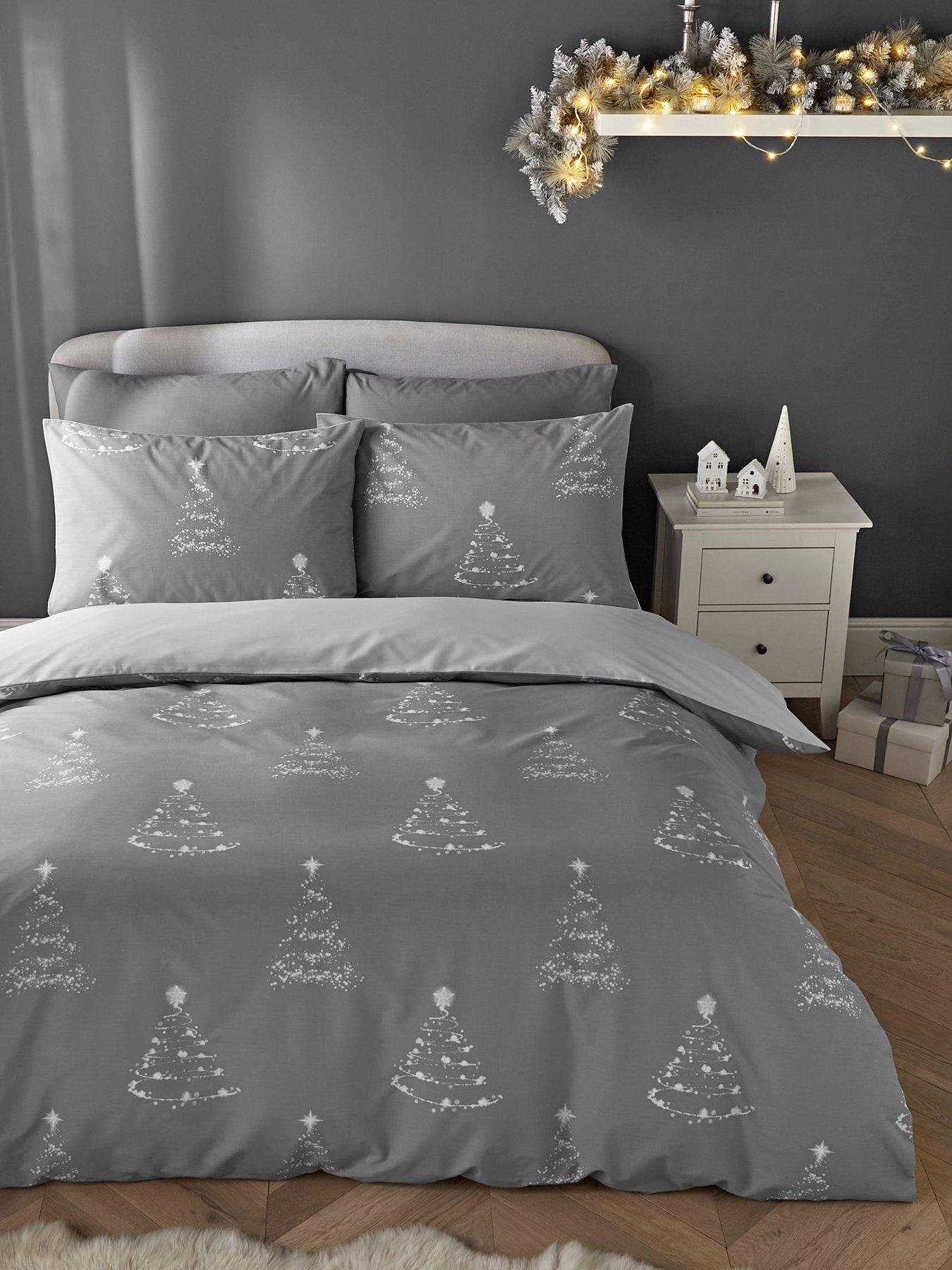 catherine-lansfield-nbspa-lot-like-christmas-duvet-cover-setback