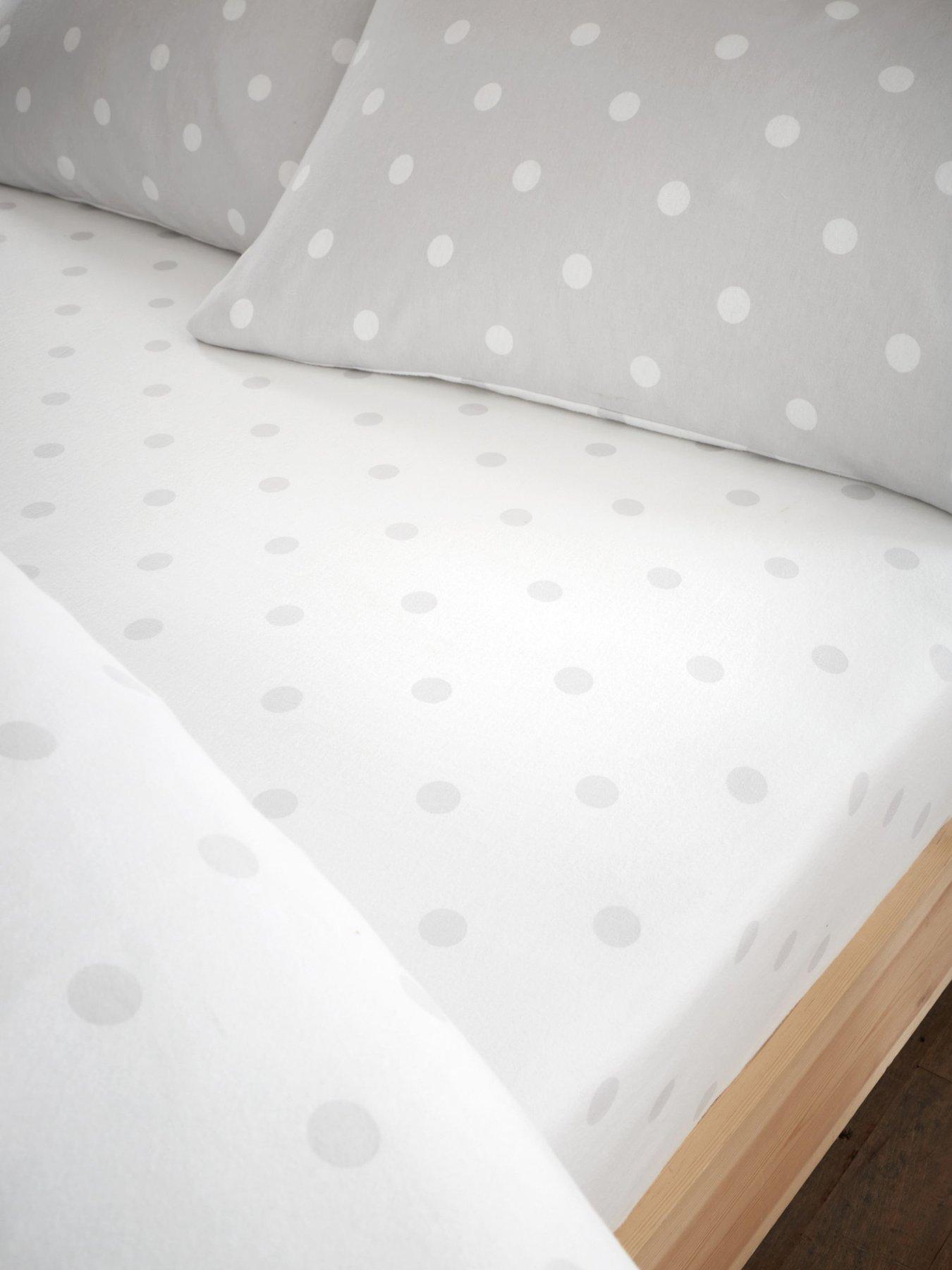 Catherine Lansfield Polka Dot 100% Brushed Cotton Fitted Sheet in Grey