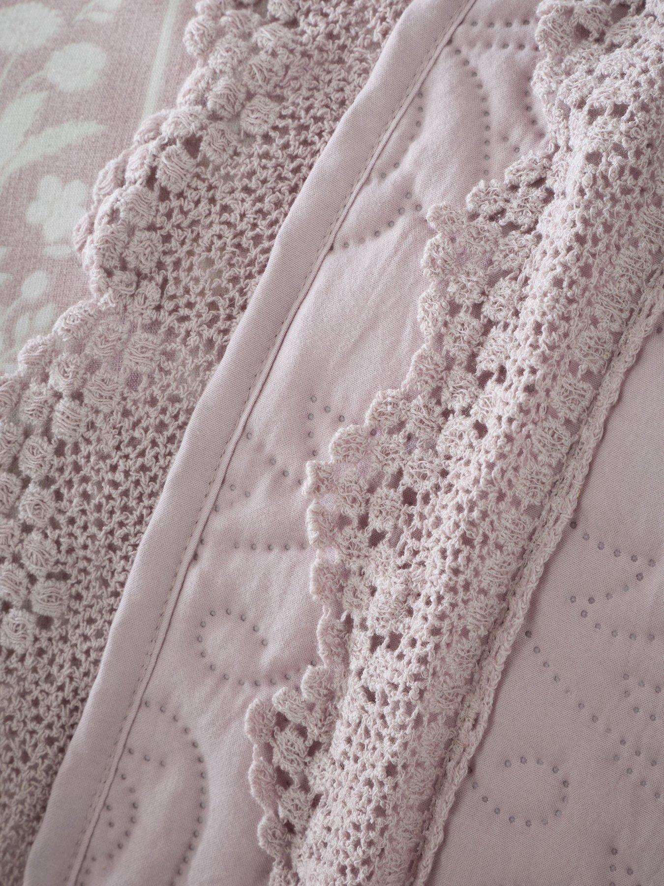 bridgerton-by-catherine-lansfield-silhouette-lace-bedspread--220x230-cmoutfit