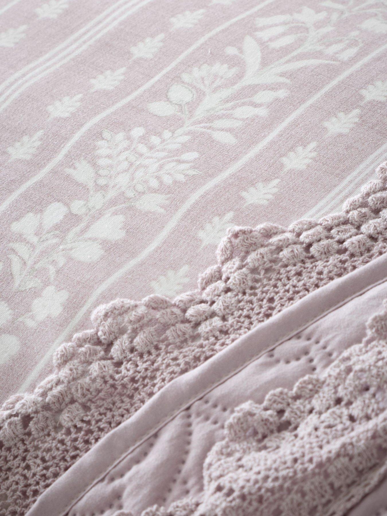 bridgerton-by-catherine-lansfield-silhouette-lace-bedspread--220x230-cmdetail