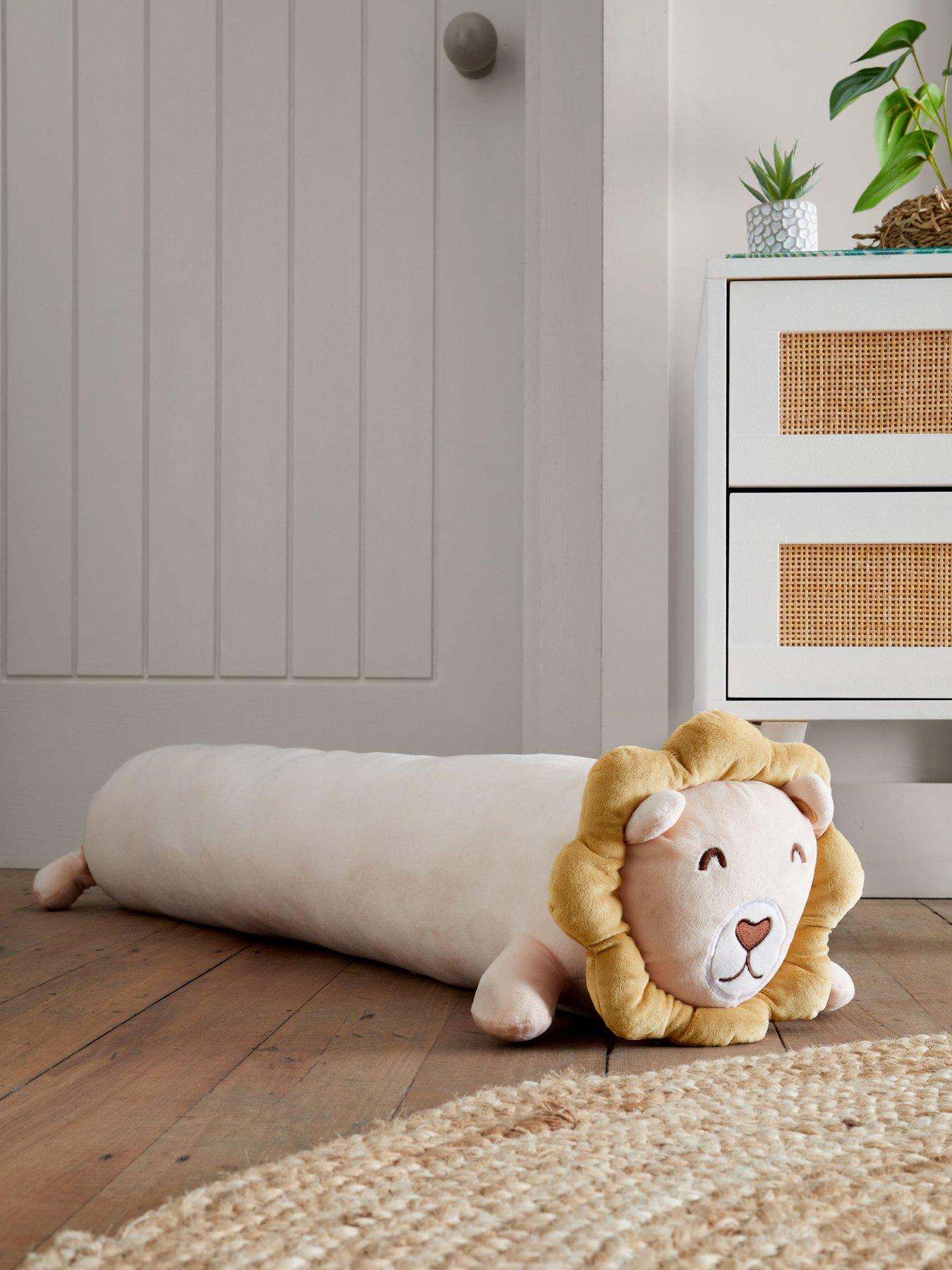 catherine-lansfield-cuddle-friends-lion-cushion-yellowoutfit