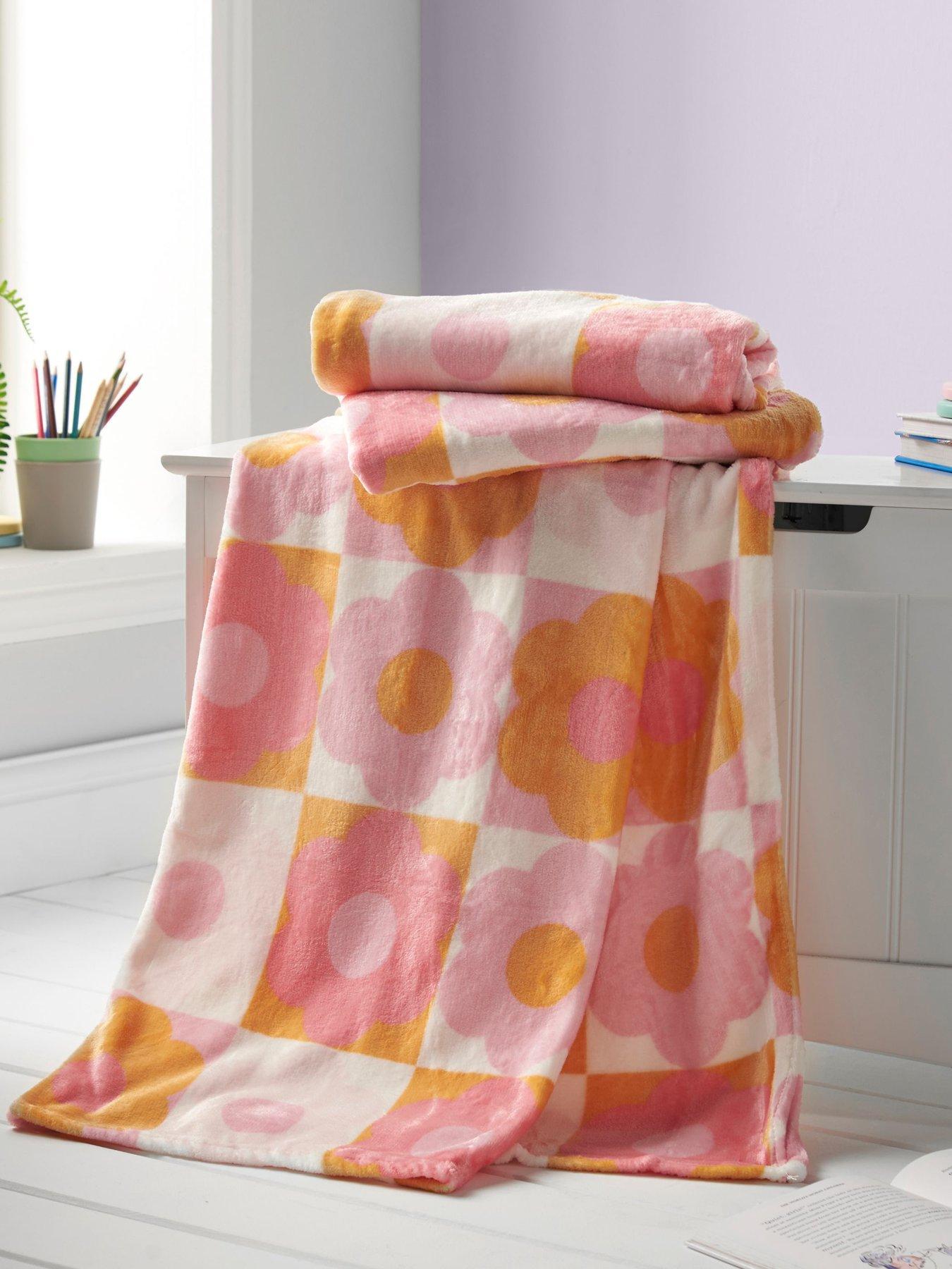 Image of Catherine Lansfield Retro Daisy Fleece Throw
