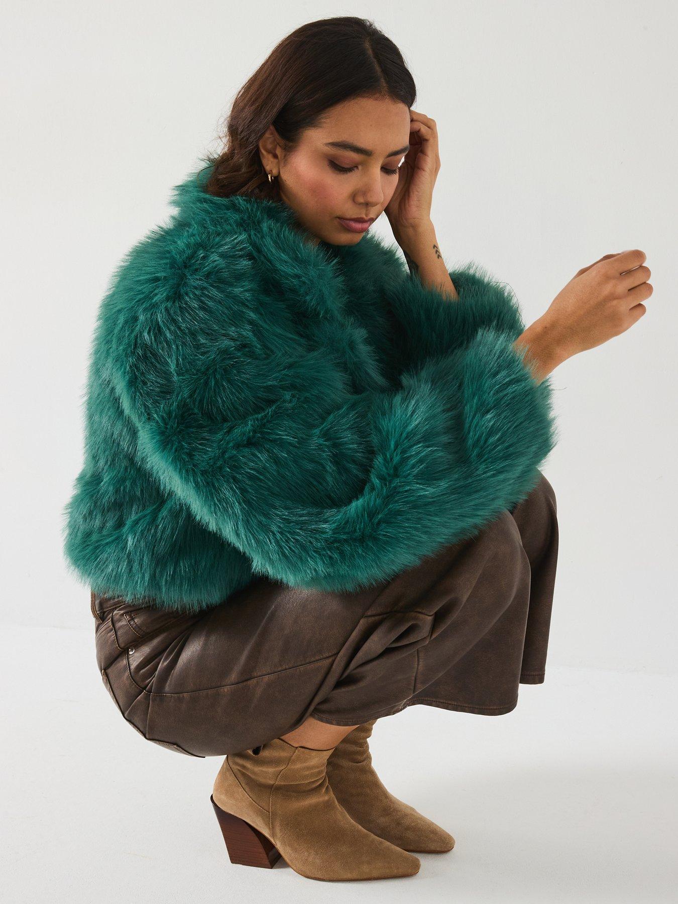 free-people-paris-cropped-fur-jacket-dark-greenoutfit