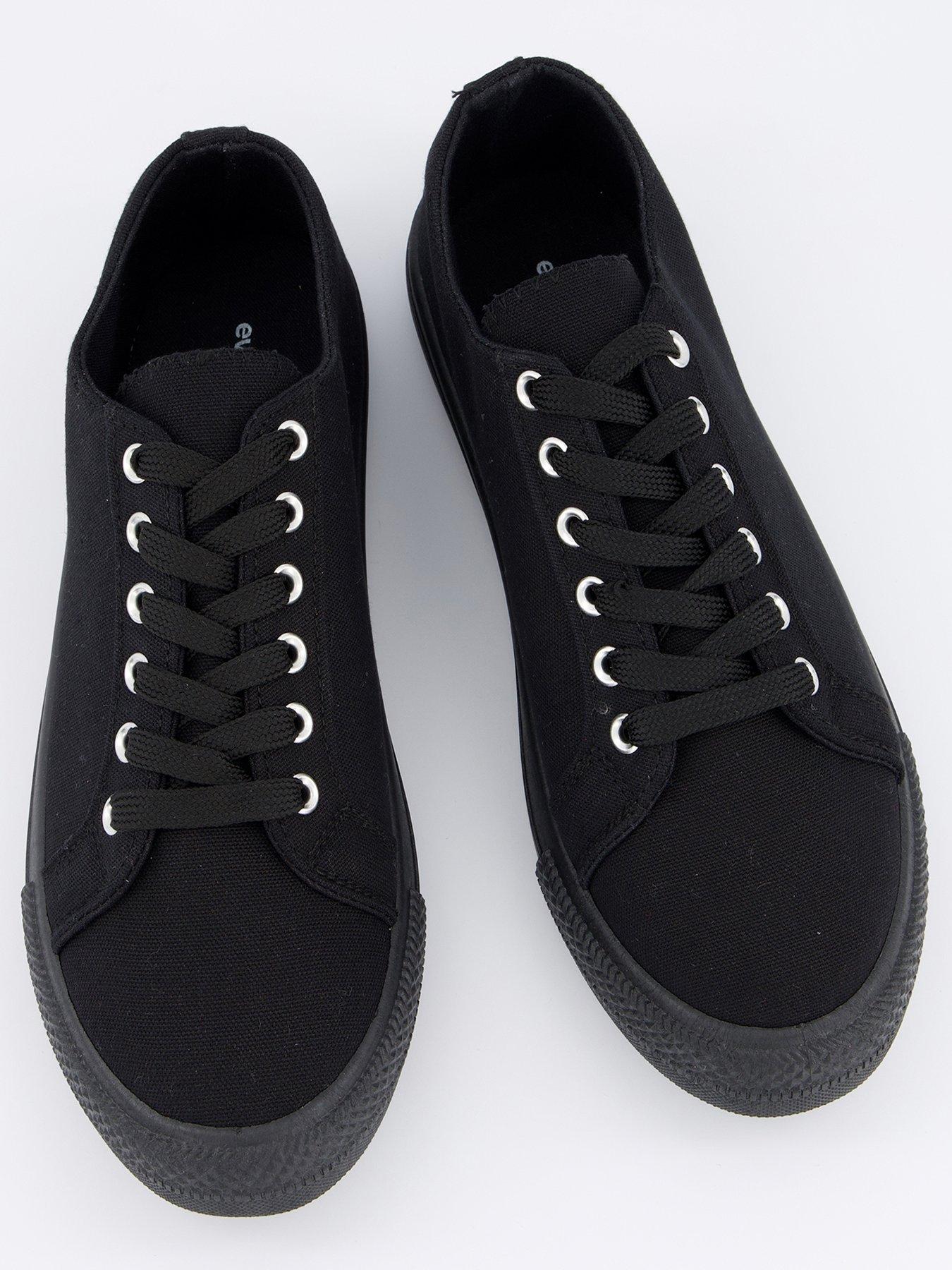 everyday-standard-fit-canvas-lace-up-trainer-blackoutfit