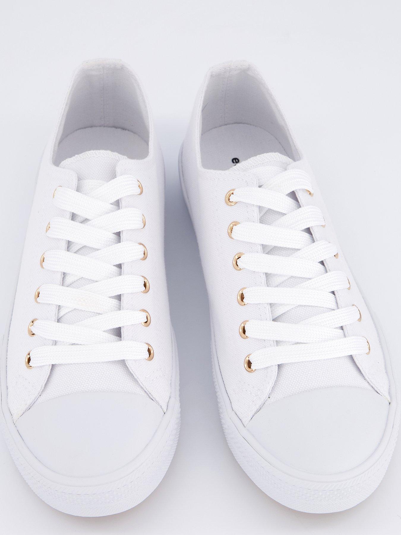 everyday-wide-fit-canvas-lace-up-trainers-whiteoutfit