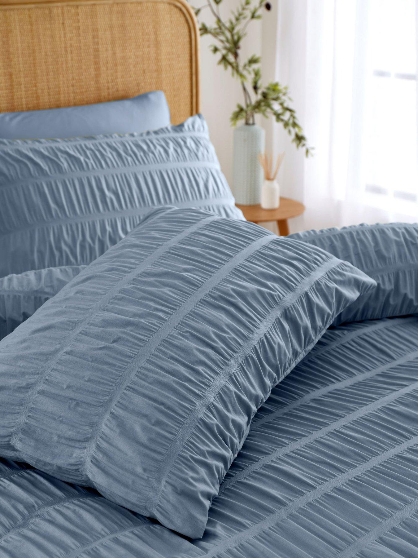 catherine-lansfield-seersucker-lansfield-blue-duvet-set--doubleback