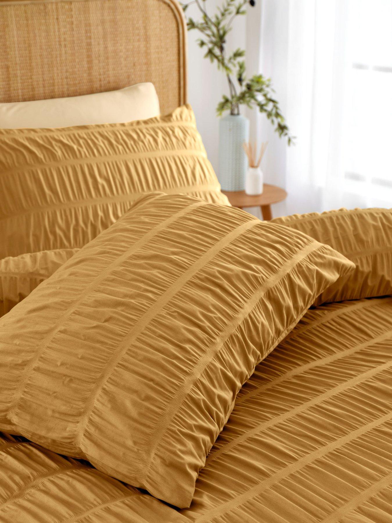 catherine-lansfield-seersucker-caramel-duvet-set--singleback