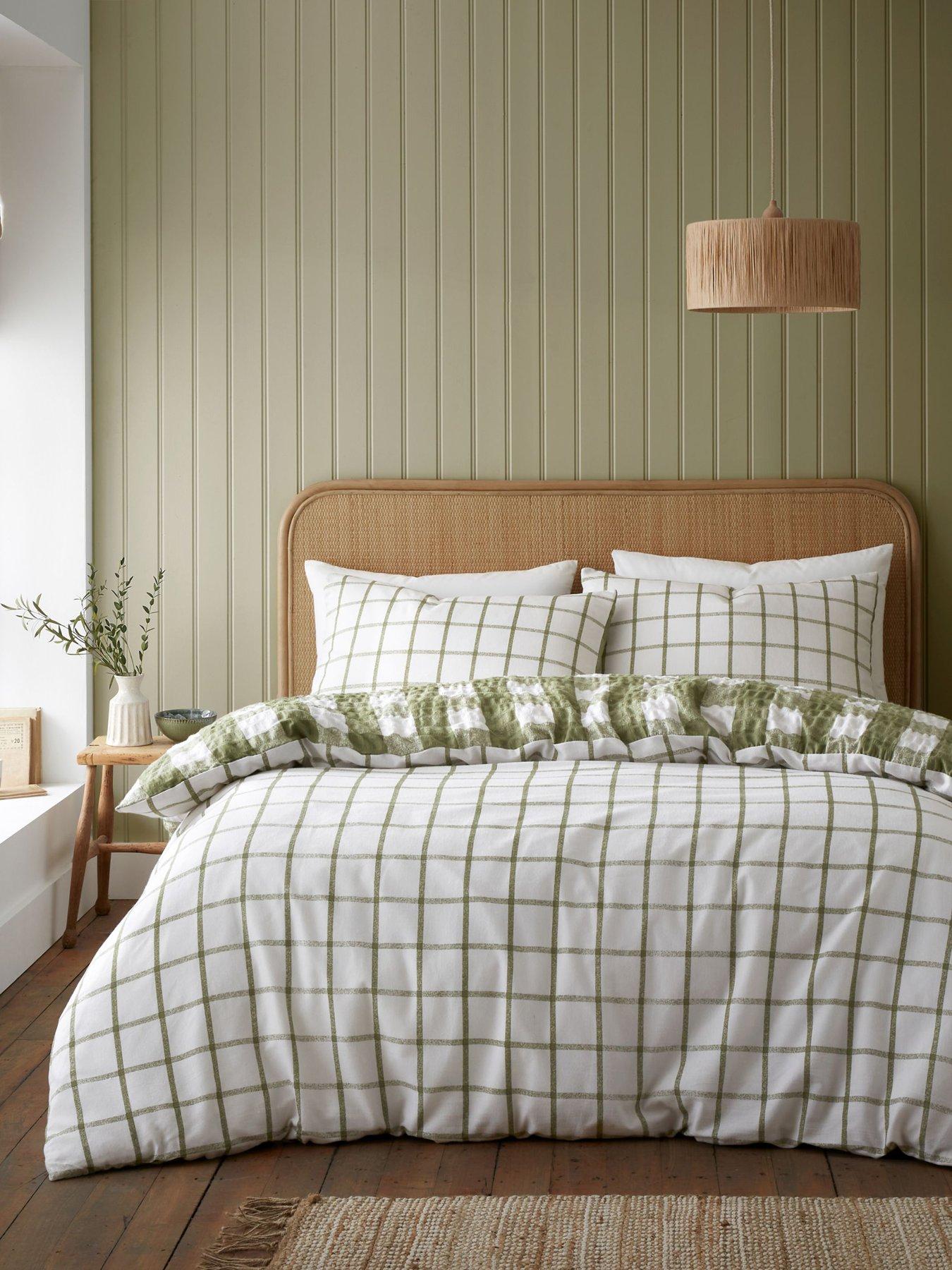 Image 4 of 7 of Catherine Lansfield Brushed Seersucker Gingham Duvet Cover Set