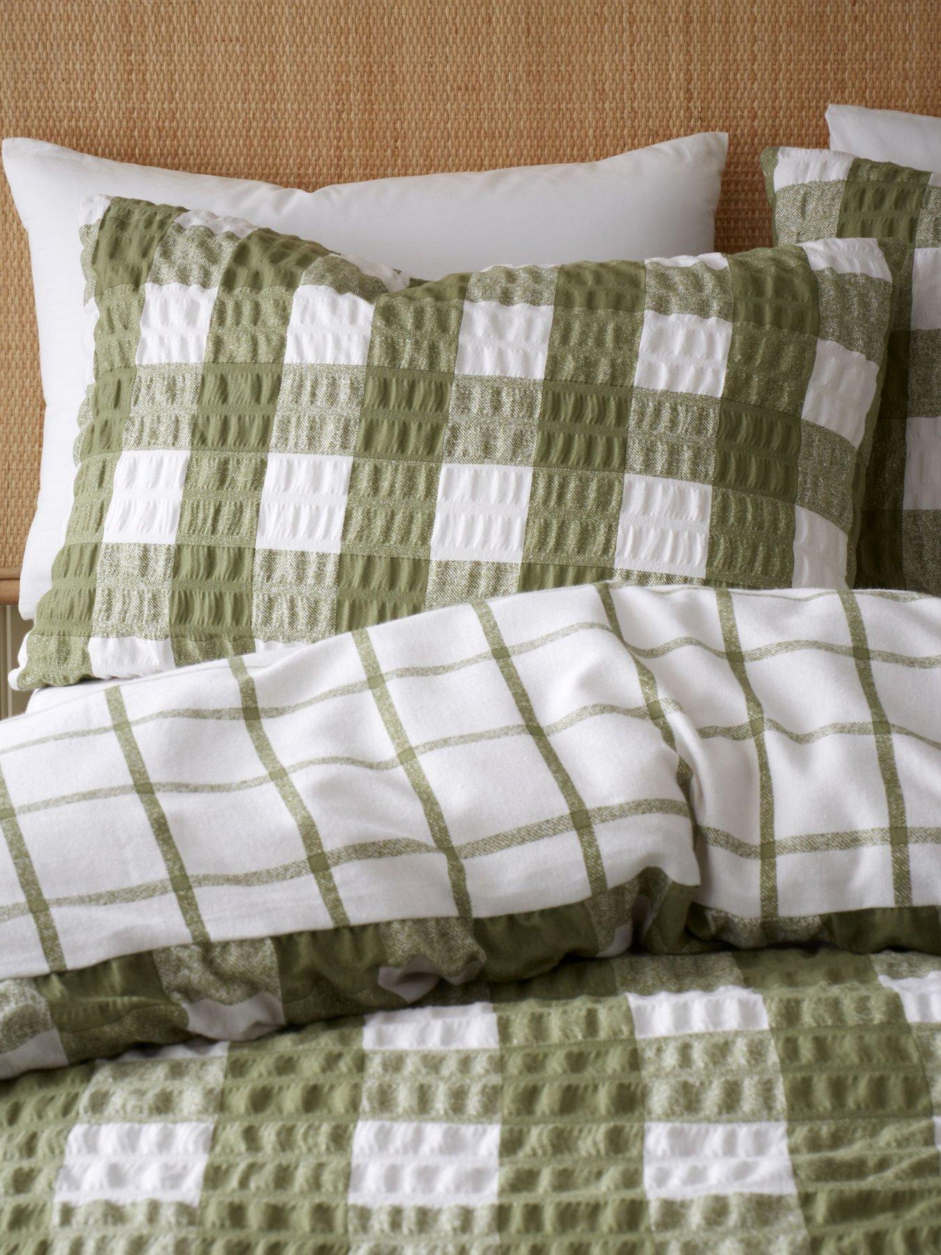 Image 5 of 7 of Catherine Lansfield Brushed Seersucker Gingham Duvet Cover Set