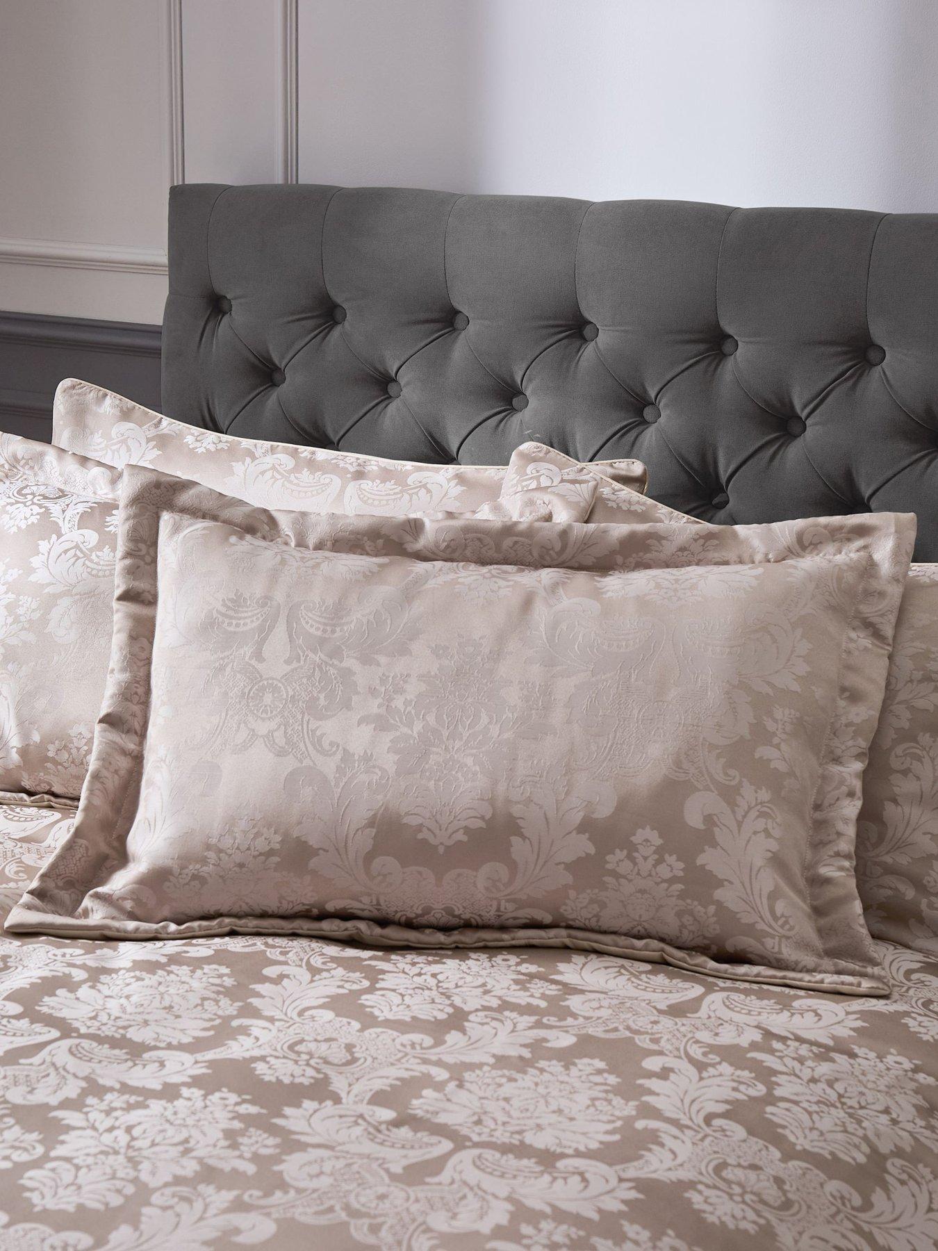 catherine-lansfield-damask-jacquard-pillow-pair-champagne