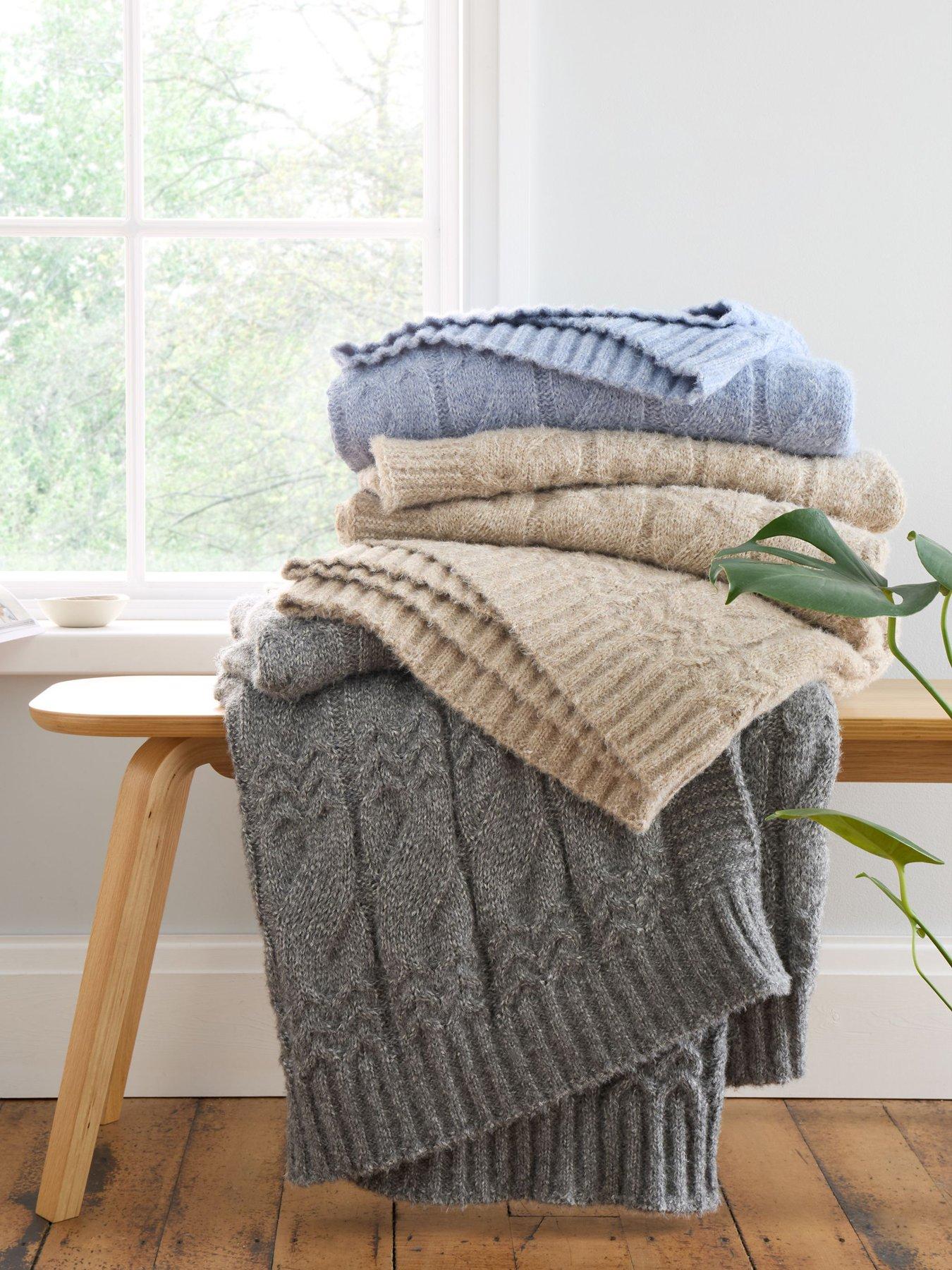 Image 5 of 5 of Bianca Cable Knit Throw