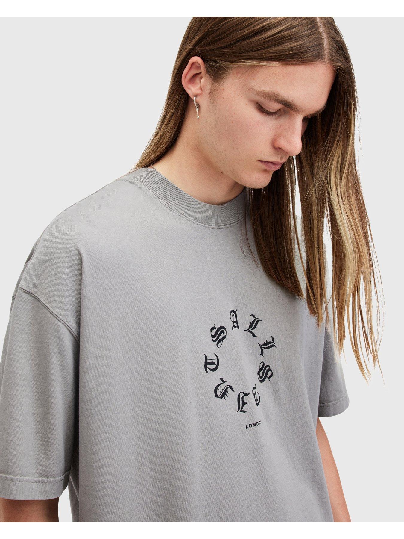 allsaints-allsaints-fraktur-scripture-circular-double-logo-t-shirt-greyoutfit