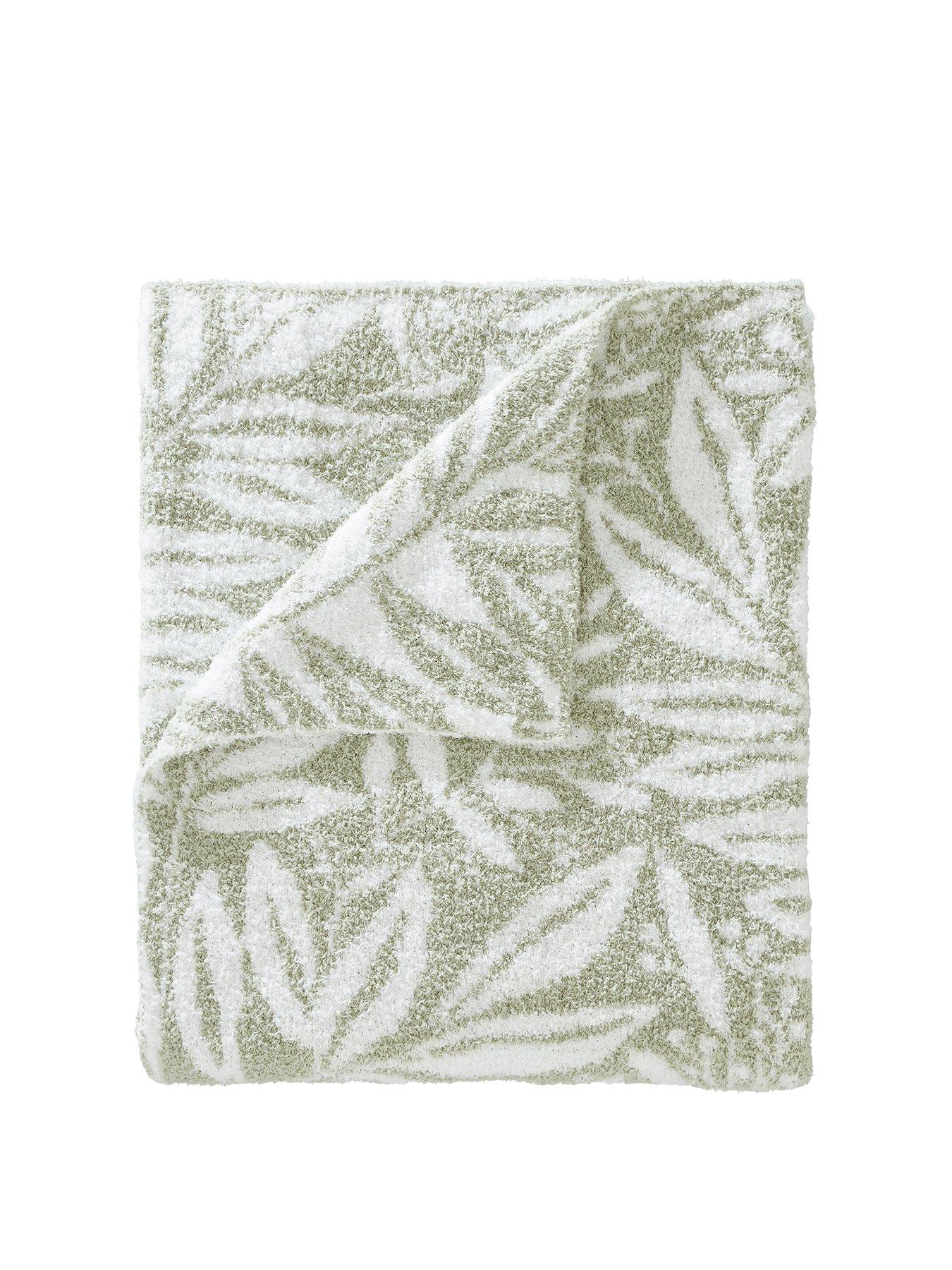 catherine-lansfield-so-soft-sorrel-leaf-print-throw-130-x-170cmstillFront