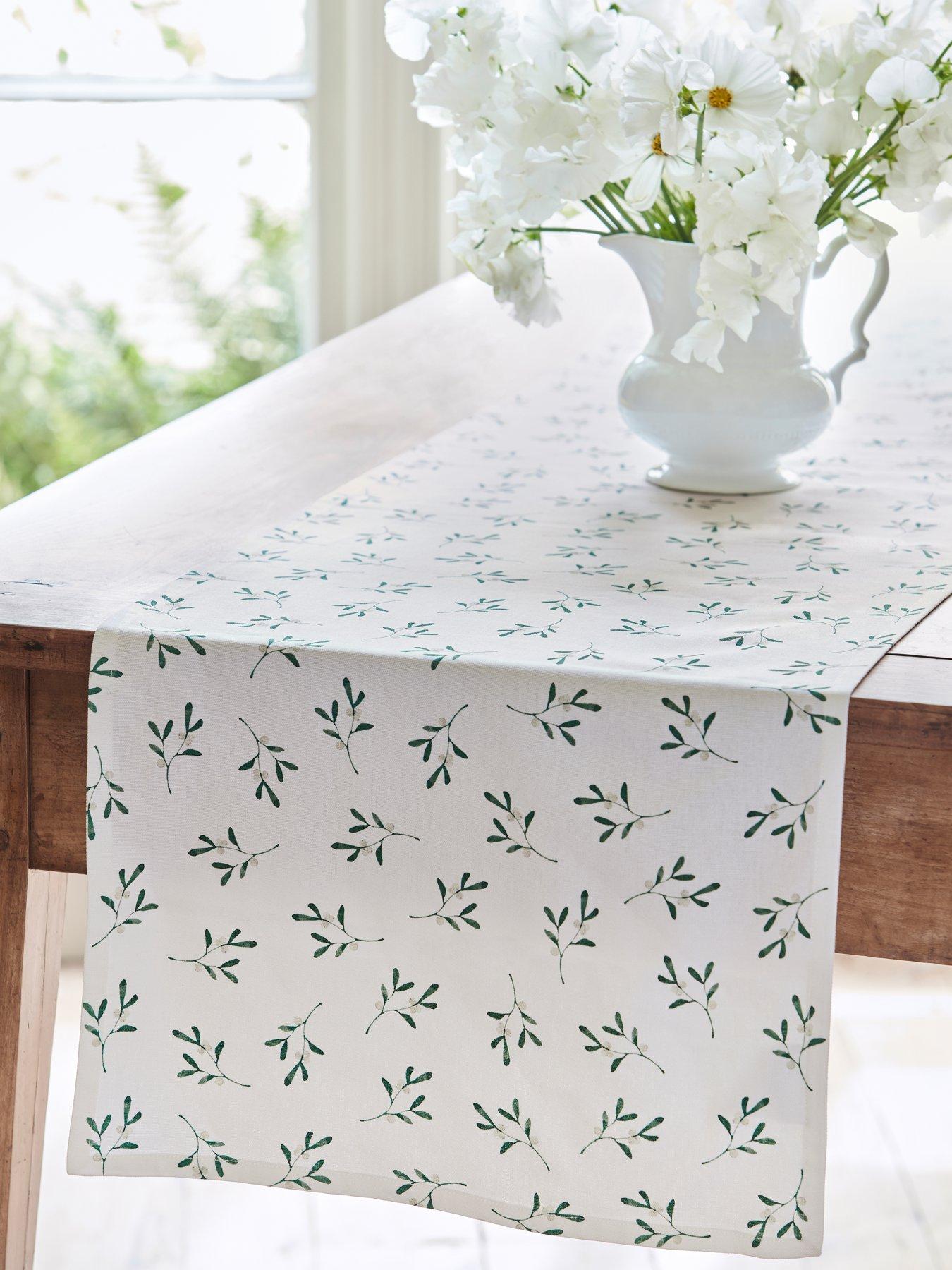 sophie-conran-for-portmeirion-mistletoe-table-runnernbsp