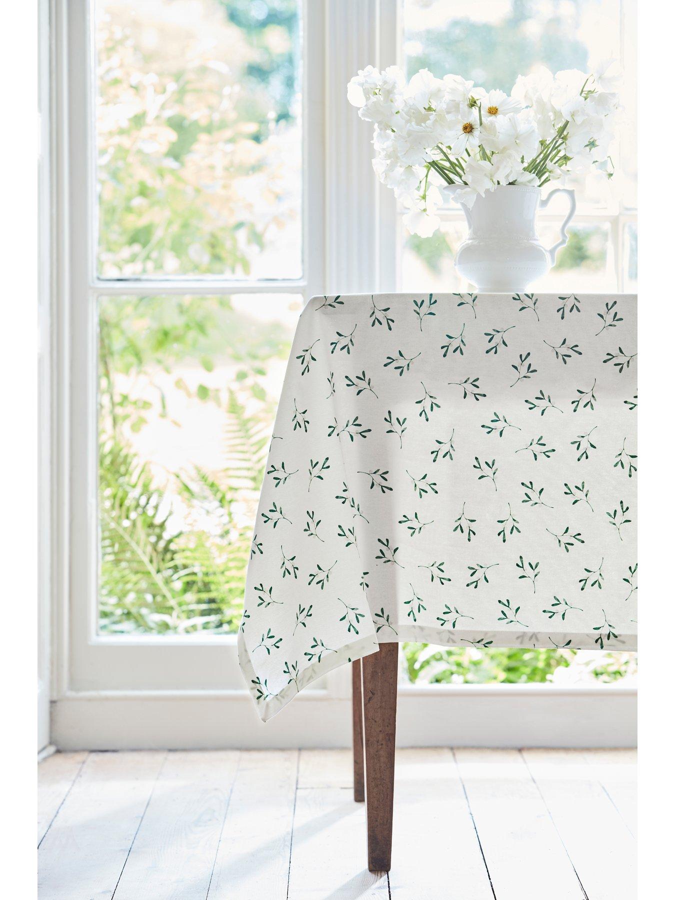 sophie-conran-for-portmeirion-mistletoe-tablecloth