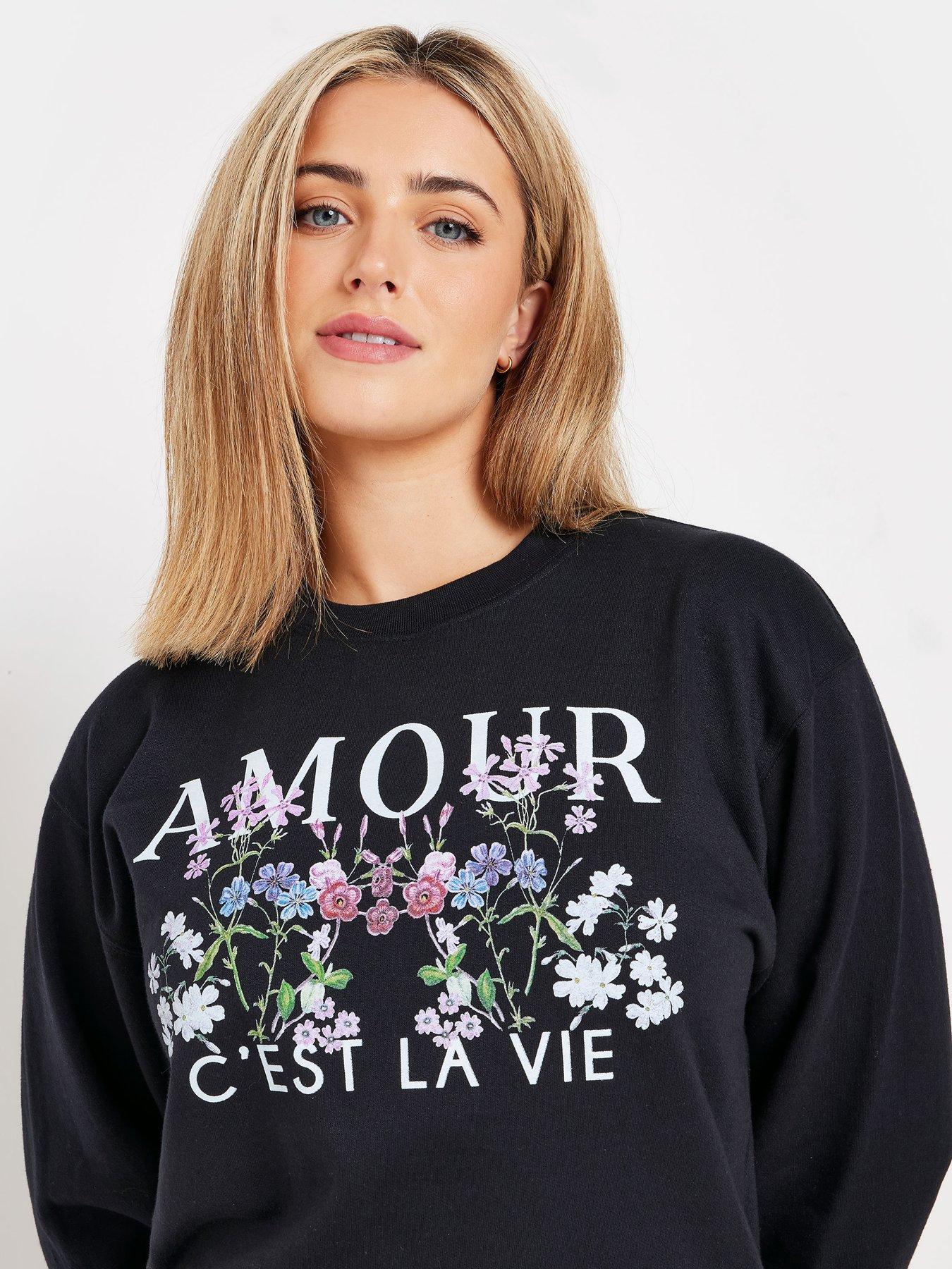 mco-flower-sweatshirt-blueoutfit